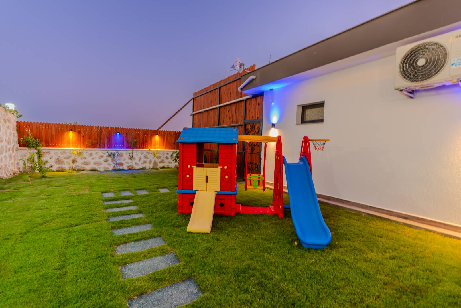 Kaş Çavdır'da Panoramik Doğa Manzaralı, Özel Havuzlu, Jakuzili, Lüks Villa