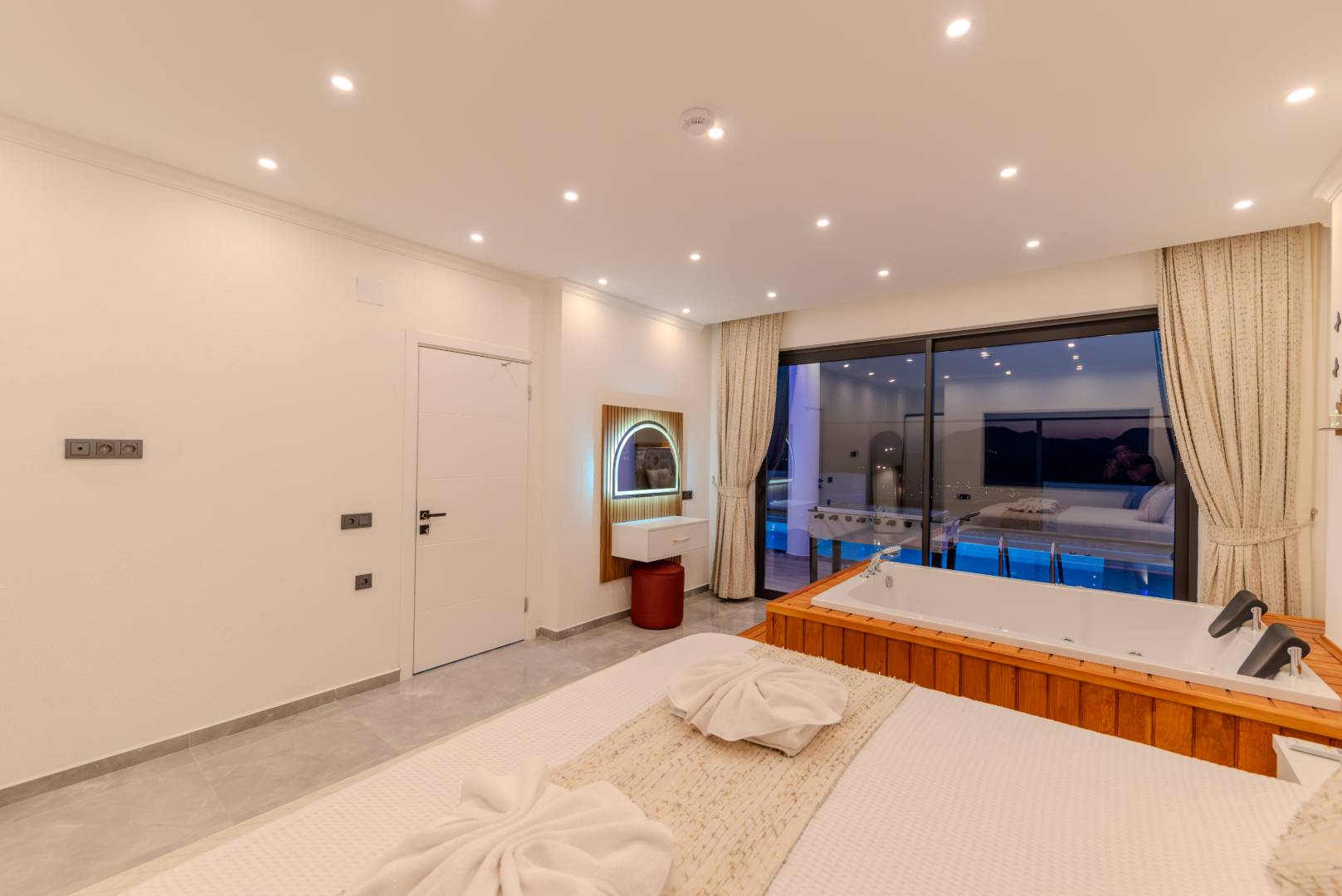 Kaş Çavdır'da Panoramik Doğa Manzaralı, Özel Havuzlu, Jakuzili, Lüks Villa