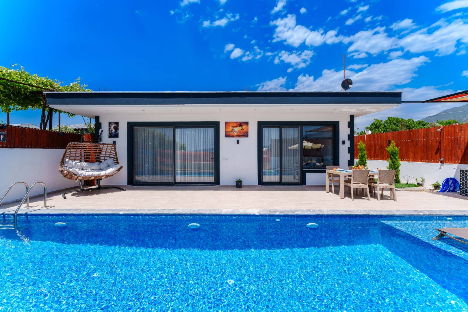 Kaş Çavdır'da Sakin Konumda, Özel Havuzlu, 1+1 Villa