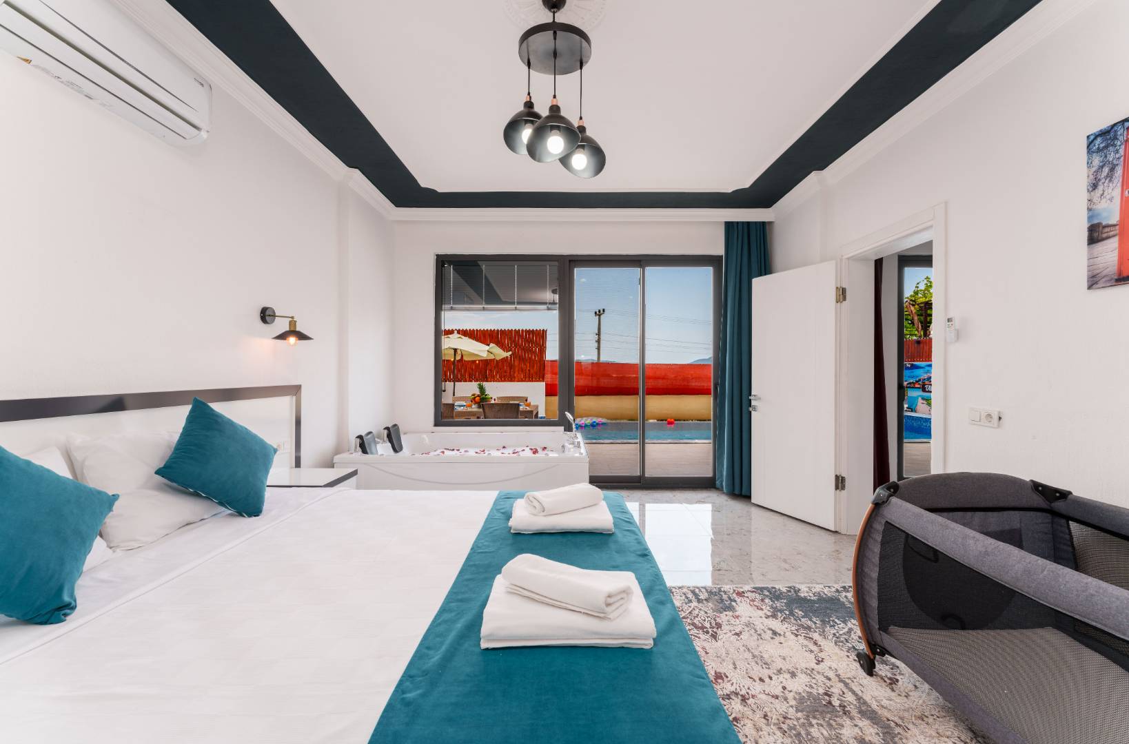 Kaş Çavdır'da Sakin Konumda, Özel Havuzlu, 1+1 Villa