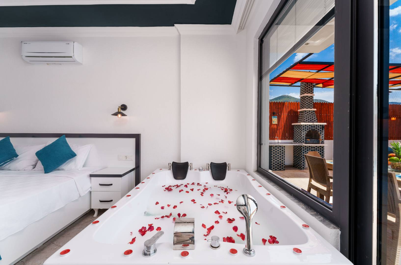 Kaş Çavdır'da Sakin Konumda, Özel Havuzlu, 1+1 Villa