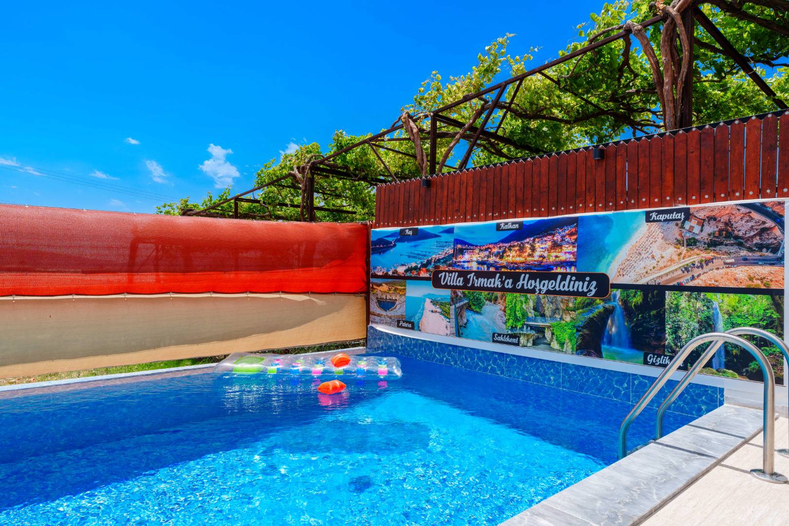 Kaş Çavdır'da Sakin Konumda, Özel Havuzlu, 1+1 Villa