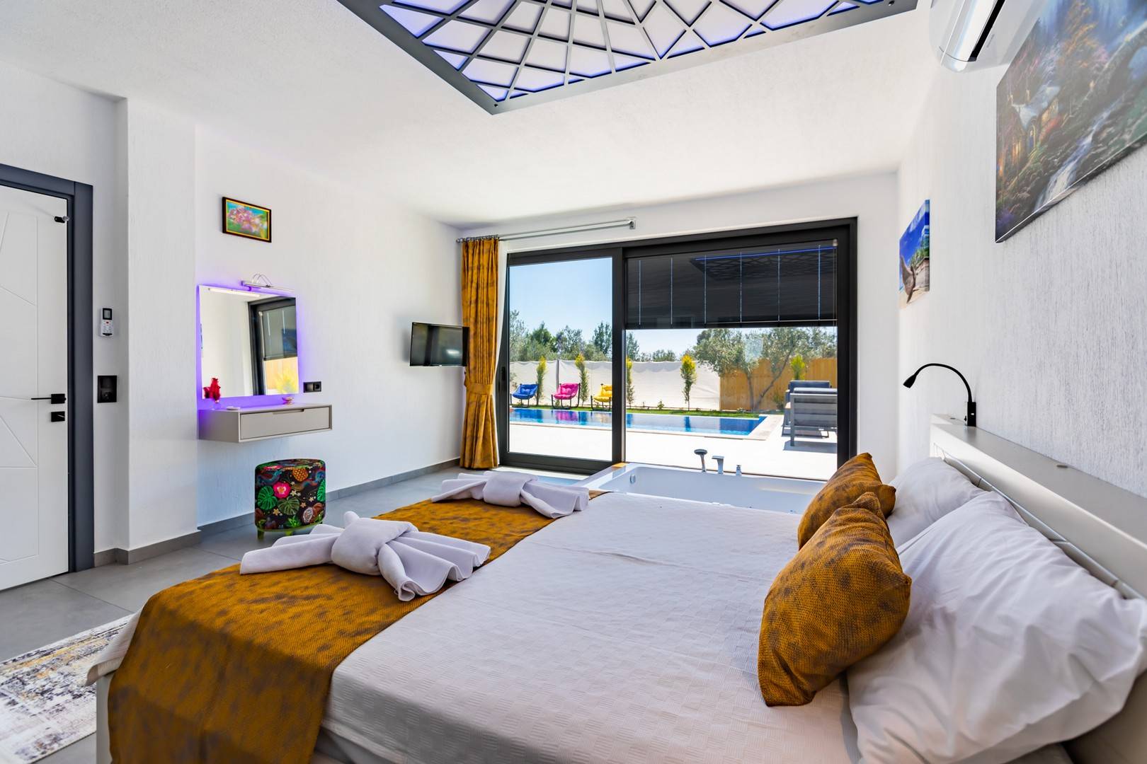 Kaş Çavdır'da Sakin Konumda, Özel Havuzlu, 5 Kişilik Villa