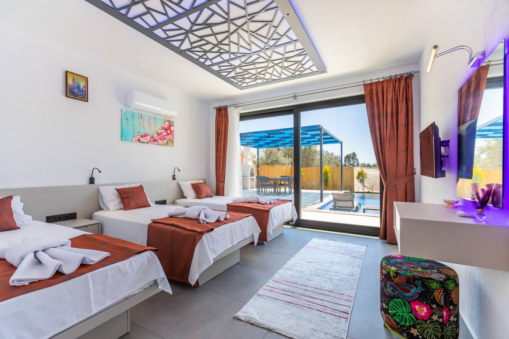 Kaş Çavdır'da Sakin Konumda, Özel Havuzlu, 5 Kişilik Villa