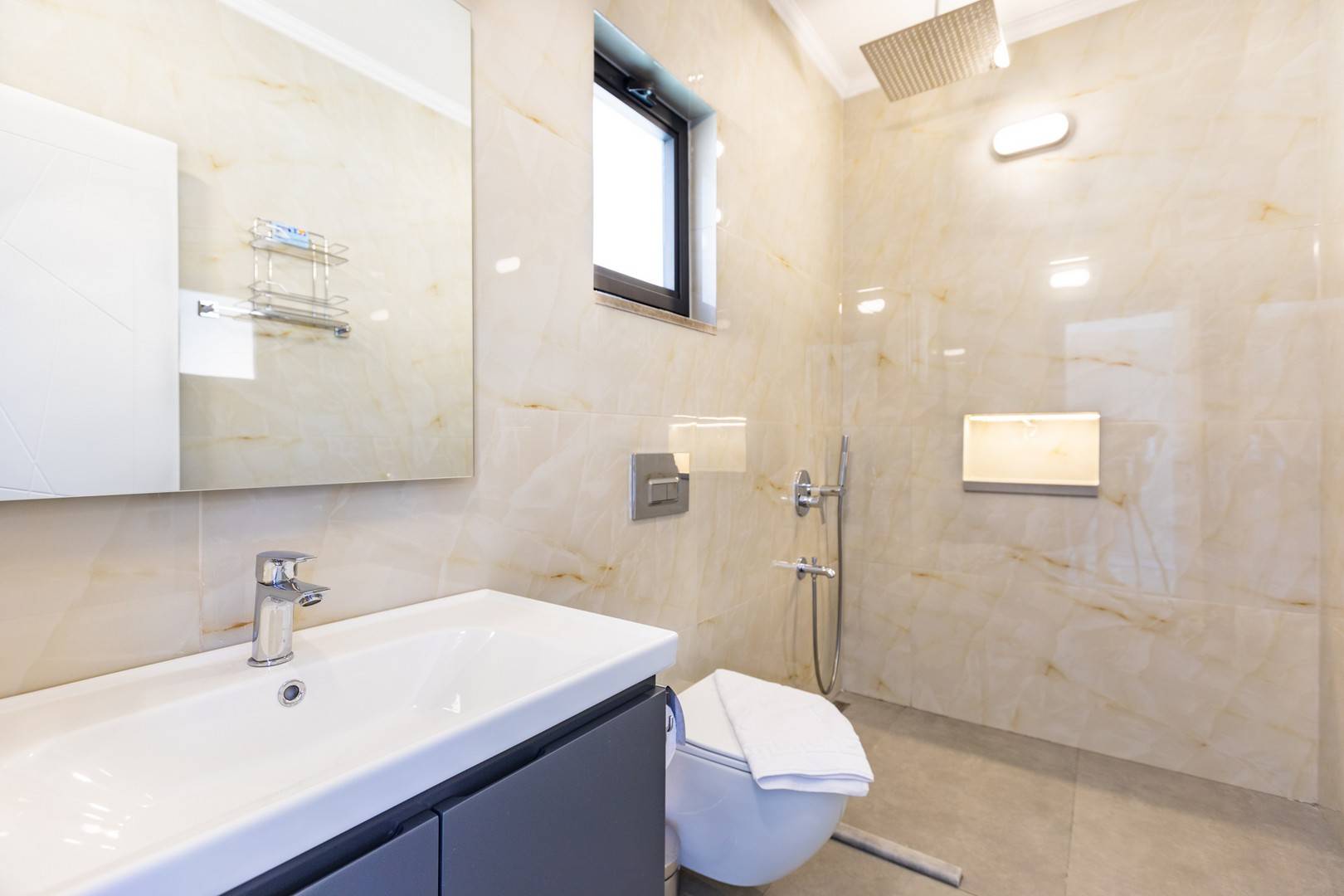 Kaş Çavdır'da Sakin Konumda, Özel Havuzlu, 5 Kişilik Villa