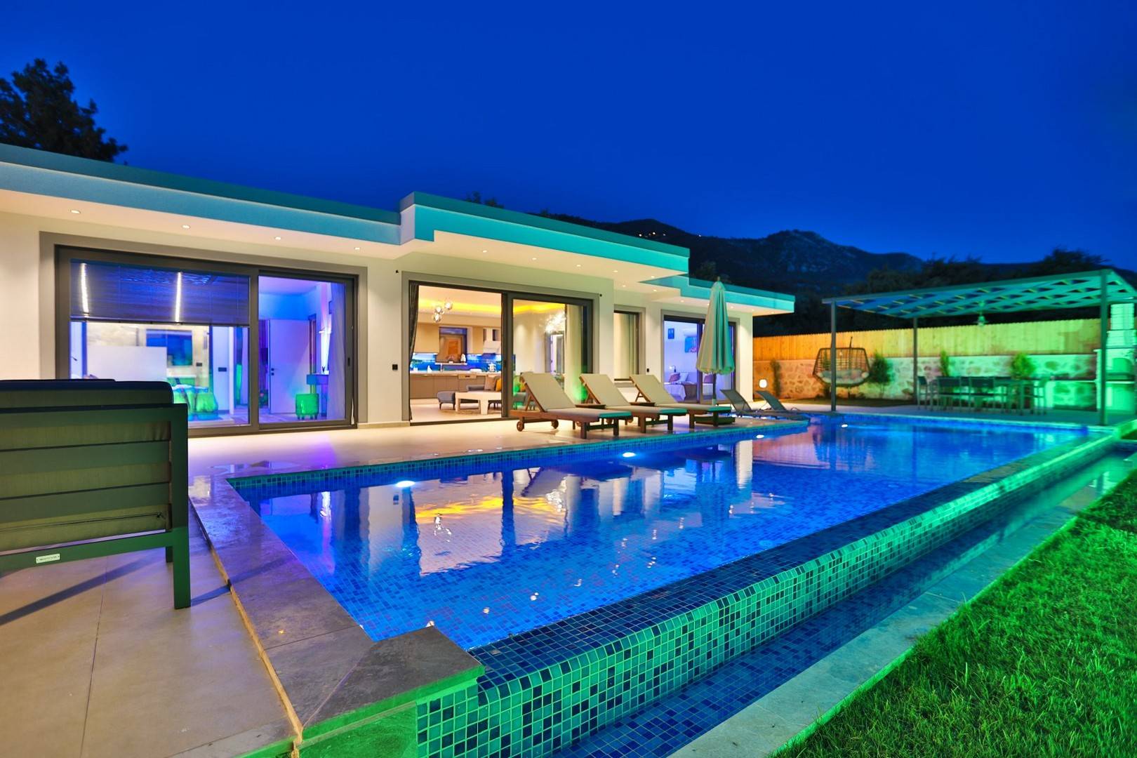 Kaş Çavdır'da Sakin Konumda, Özel Havuzlu, 5 Kişilik Villa