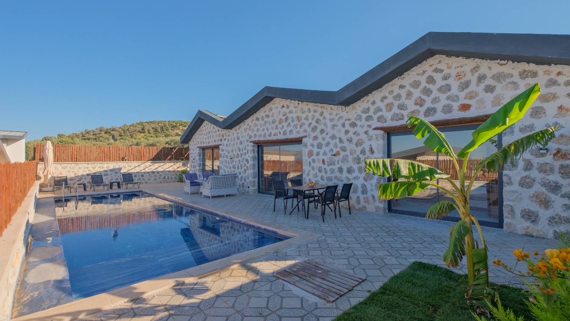 Kaş Çavdır'da Sakin Konumda, Özel Havuzlu, Balayı Villası