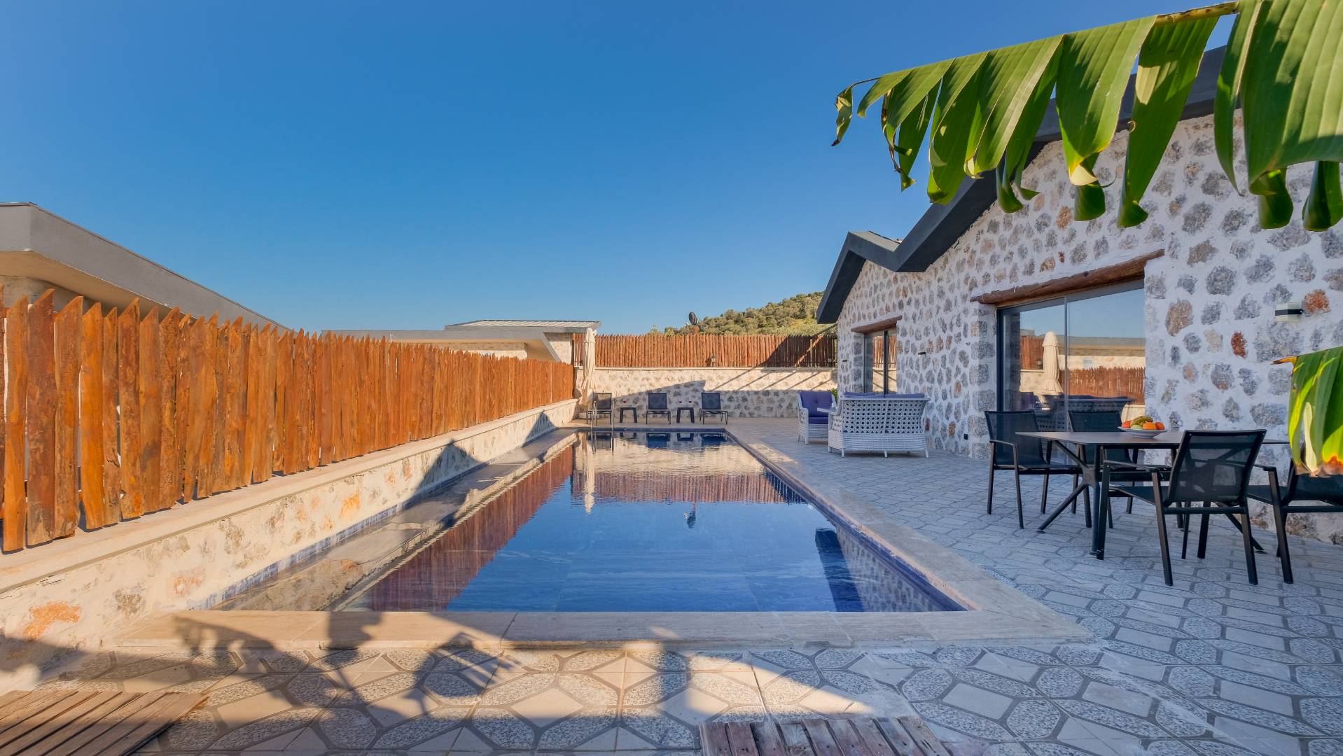 Kaş Çavdır'da Sakin Konumda, Özel Havuzlu, Balayı Villası