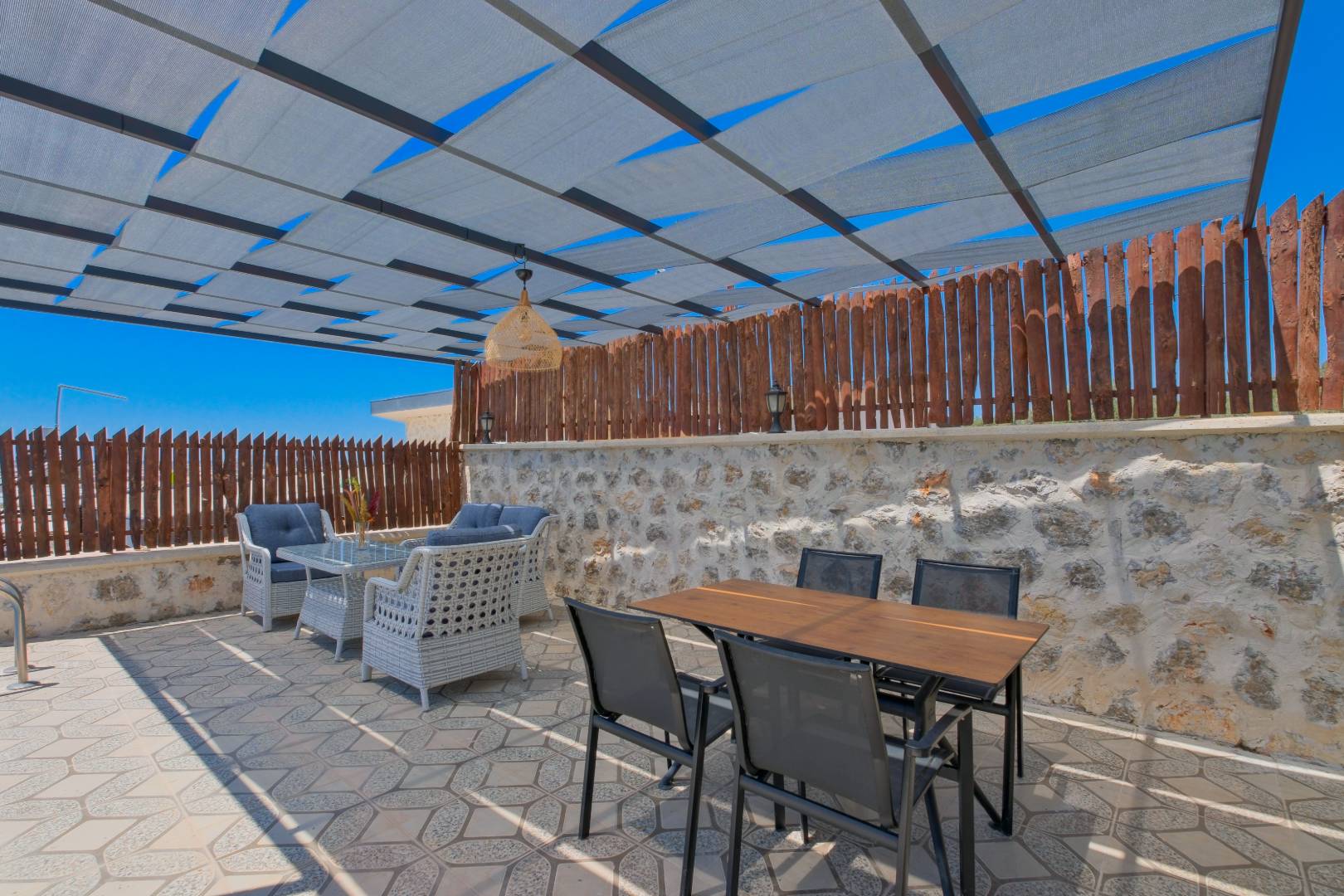 Kaş Çavdır'da Sakin Konumda, Özel Havuzlu, Balayı Villası