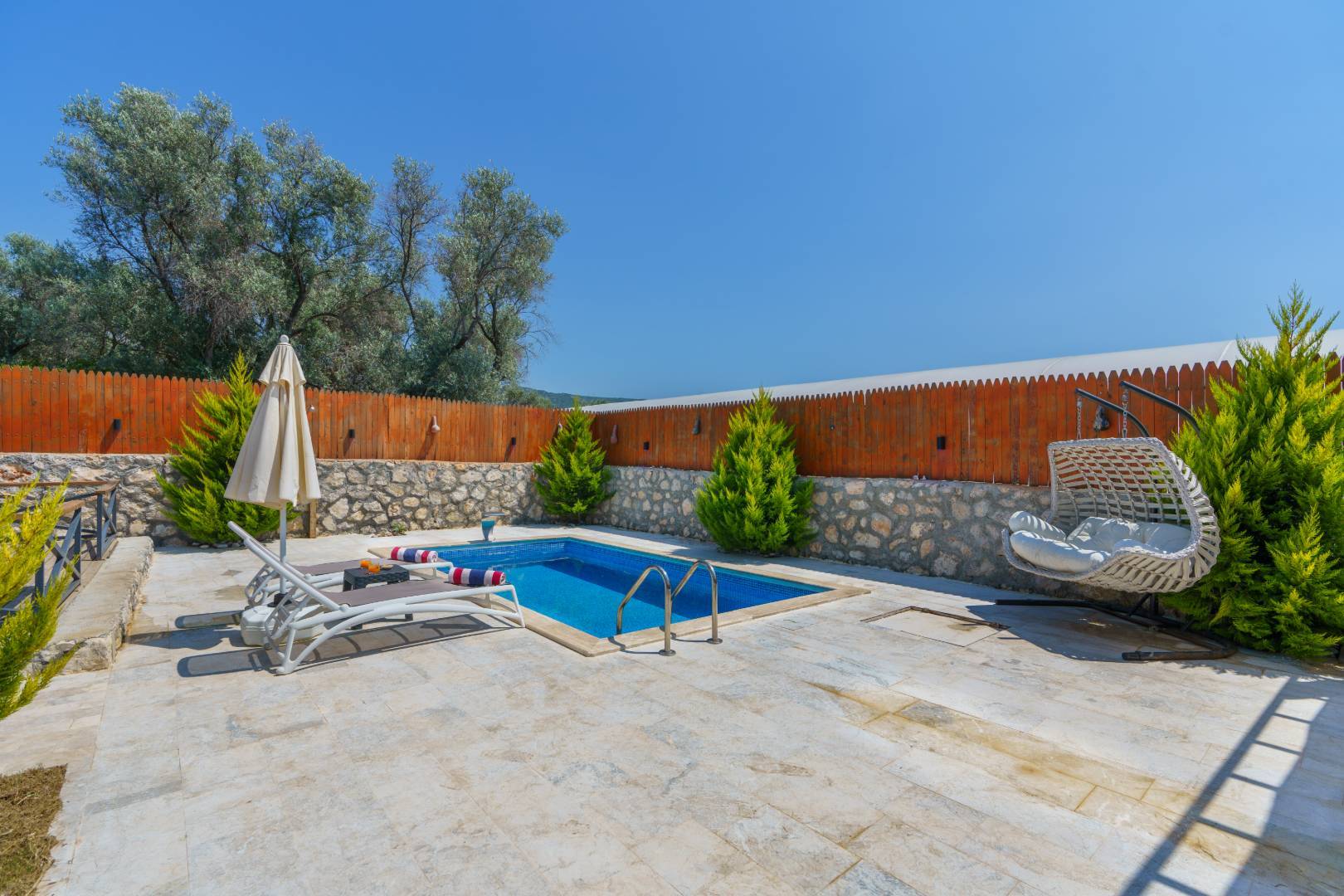 Kaş Çayköy'de Benzersiz Doğada, Özel Havuzlu, Jakuzili Bungalov 45780 — 2
