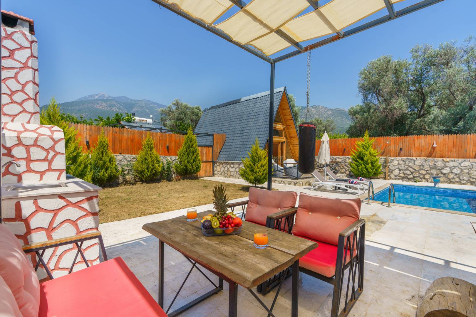 Kaş Çayköy'de Benzersiz Doğada, Özel Havuzlu, Jakuzili Bungalov