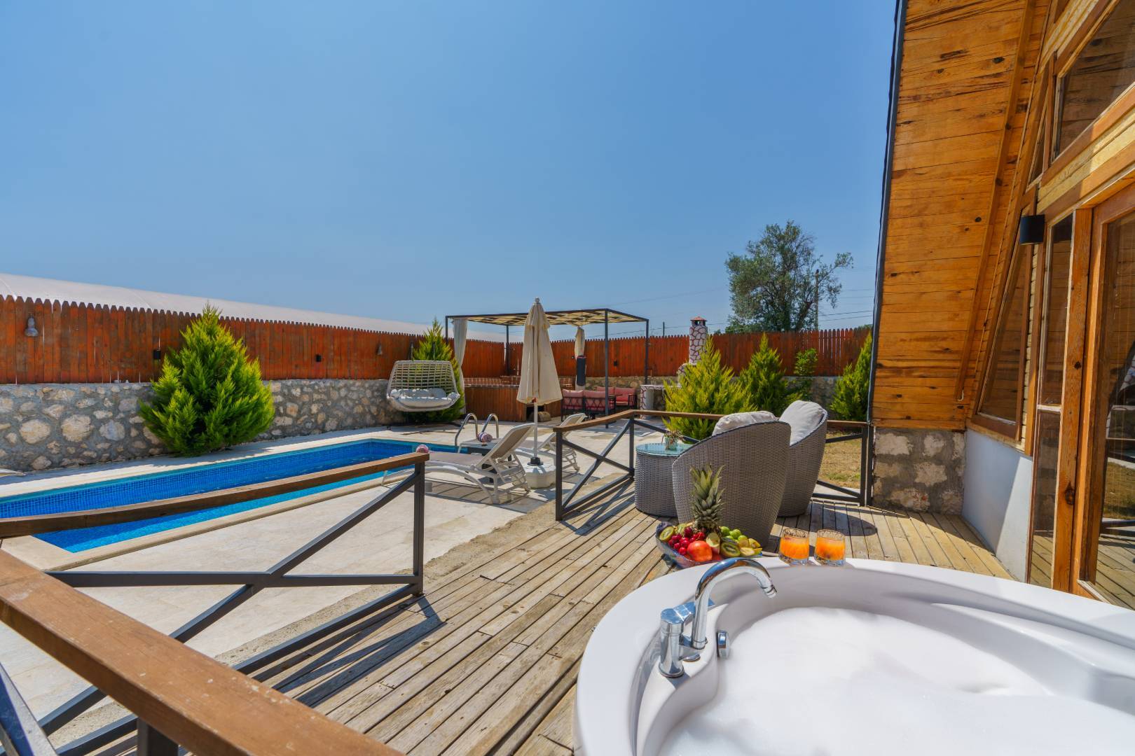 Kaş Çayköy'de Benzersiz Doğada, Özel Havuzlu, Jakuzili Bungalov