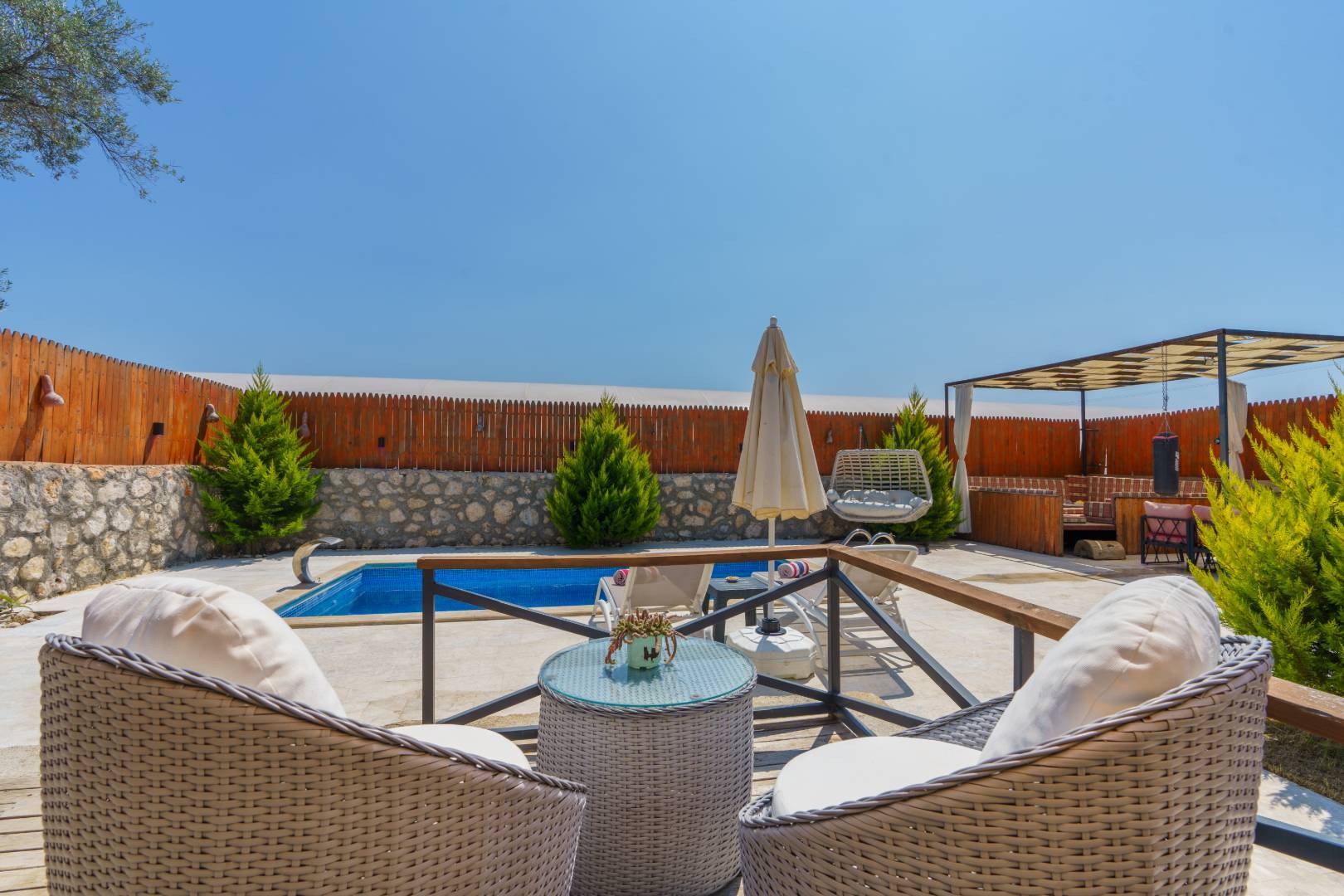 Kaş Çayköy'de Benzersiz Doğada, Özel Havuzlu, Jakuzili Bungalov