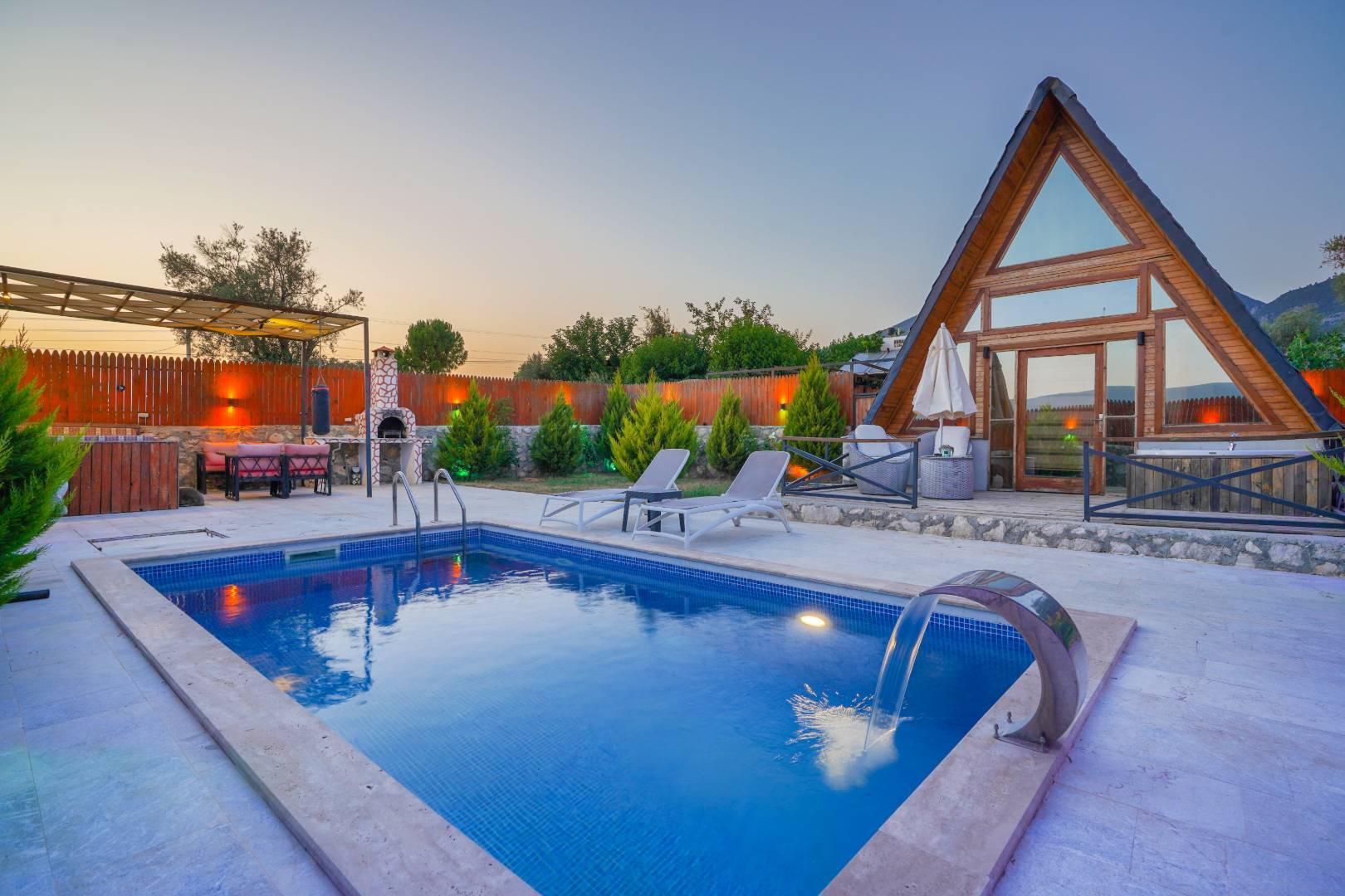 Kaş Çayköy'de Benzersiz Doğada, Özel Havuzlu, Jakuzili Bungalov