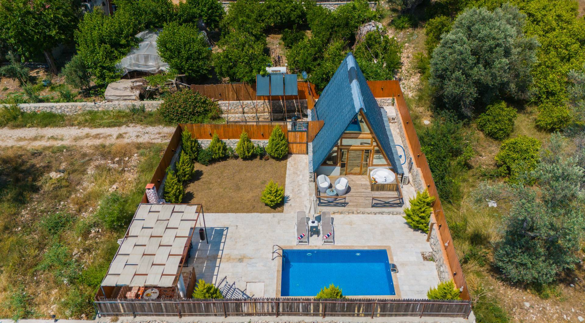 Kaş Çayköy'de Benzersiz Doğada, Özel Havuzlu, Jakuzili Bungalov