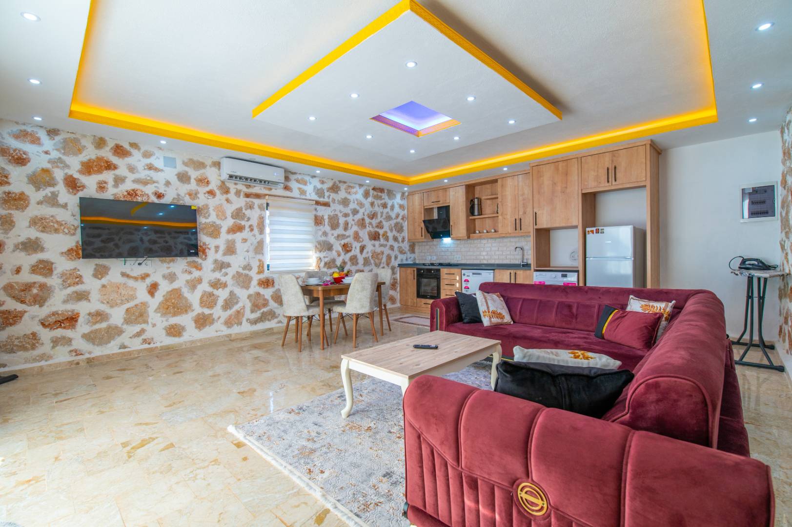 Kaş Üzümlü'de Huzurlu Doğa İçerisinde, Özel Havuzlu, Balayı Villası