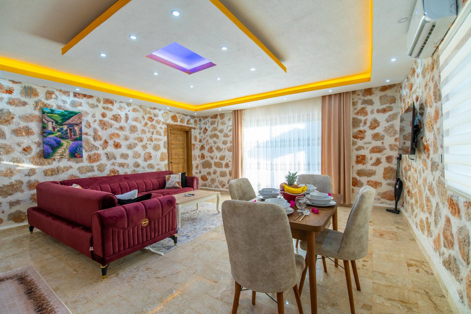 Kaş Üzümlü'de Huzurlu Doğa İçerisinde, Özel Havuzlu, Balayı Villası
