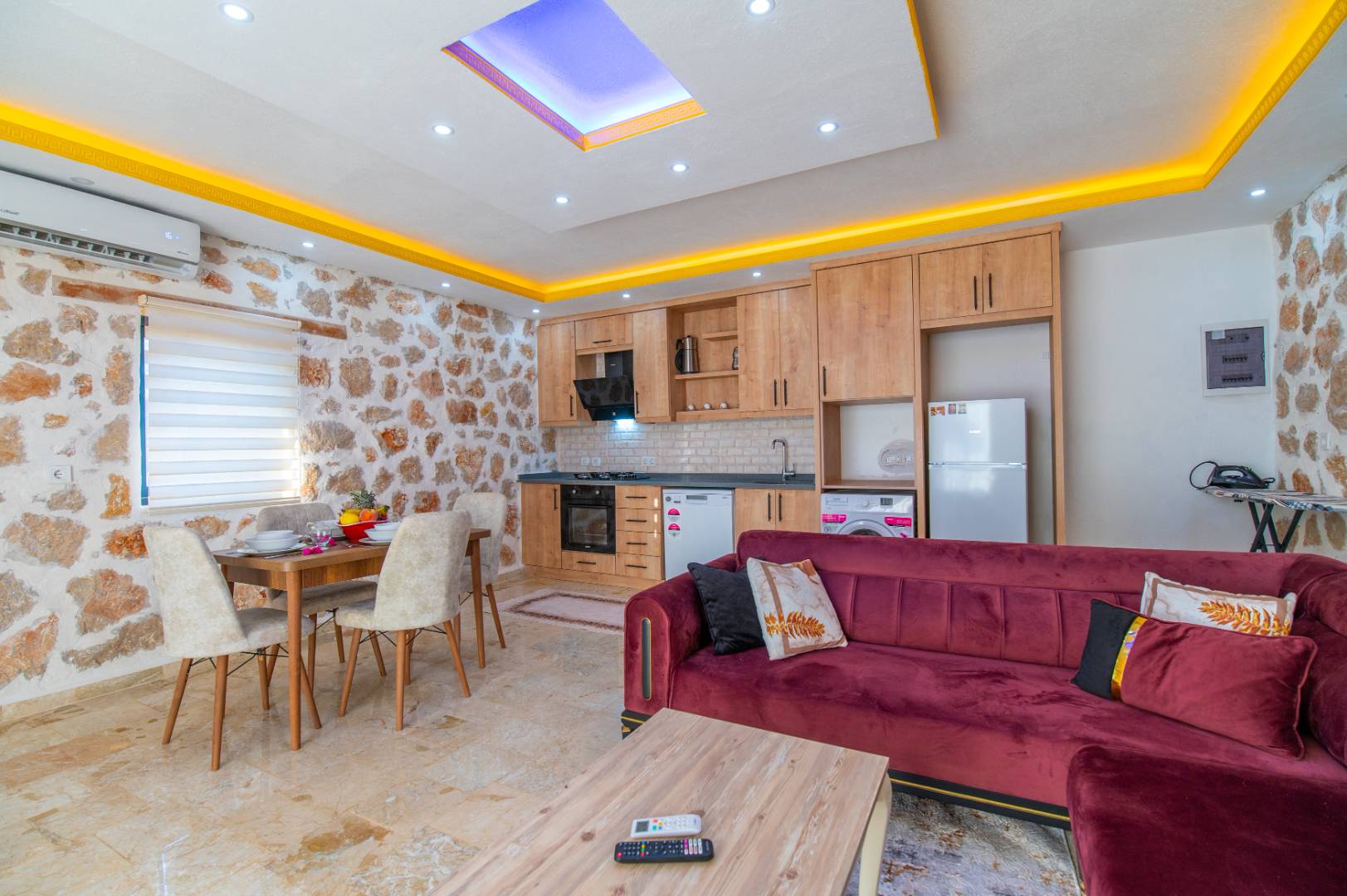 Kaş Üzümlü'de Huzurlu Doğa İçerisinde, Özel Havuzlu, Balayı Villası