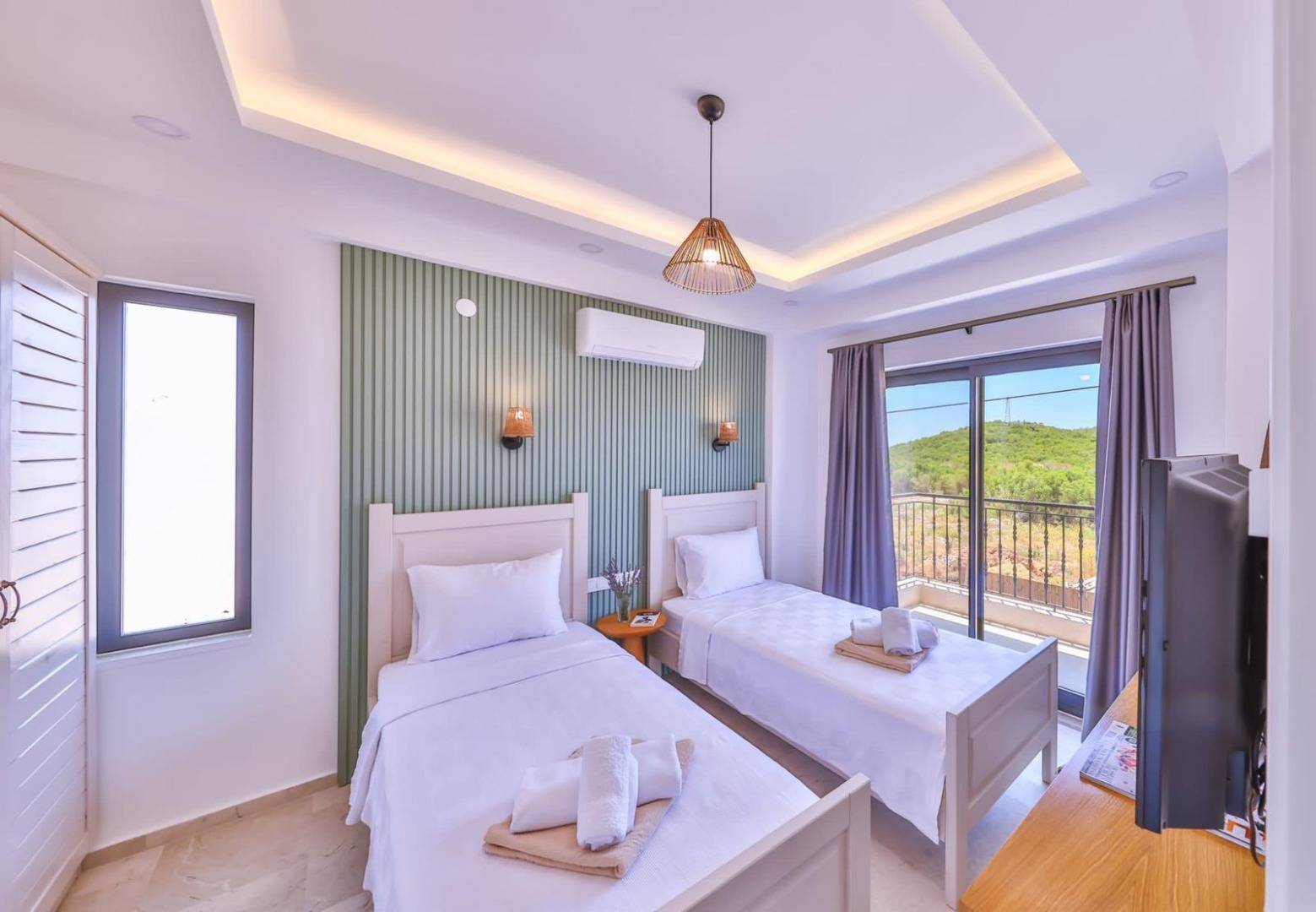 Kaş Çukurbağ'da Bohem Tasarımlı, Özel Havuzlu, Konforlu Villa 