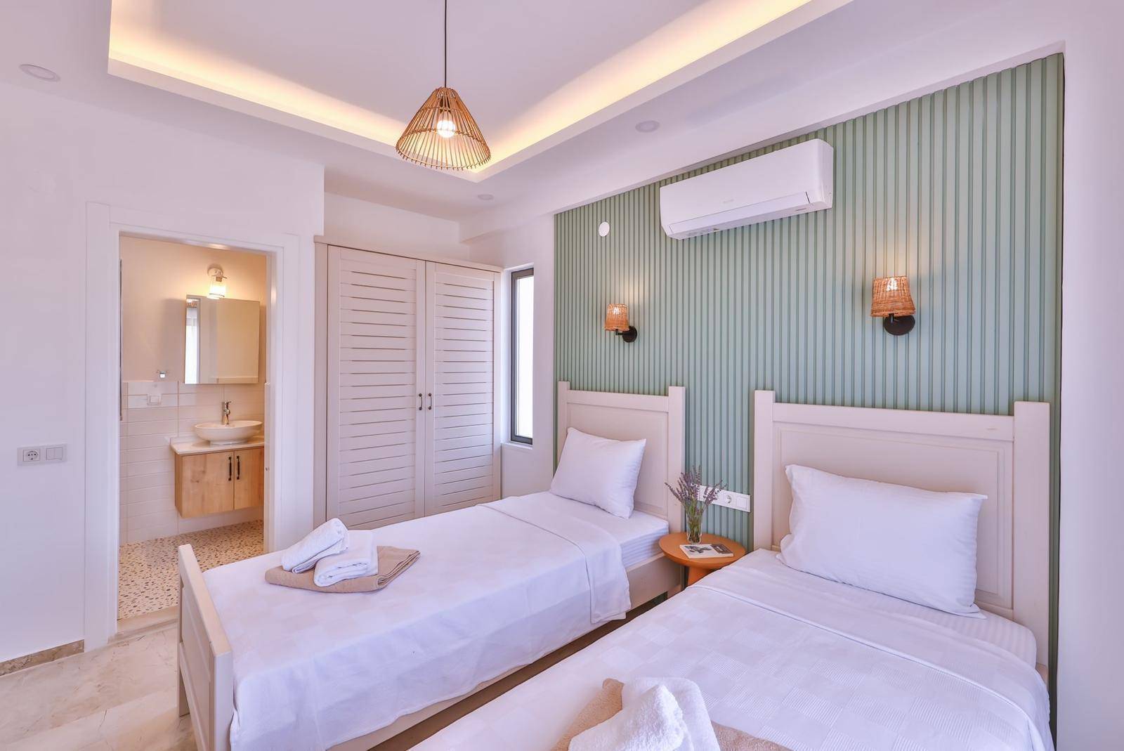Kaş Çukurbağ'da Bohem Tasarımlı, Özel Havuzlu, Konforlu Villa 