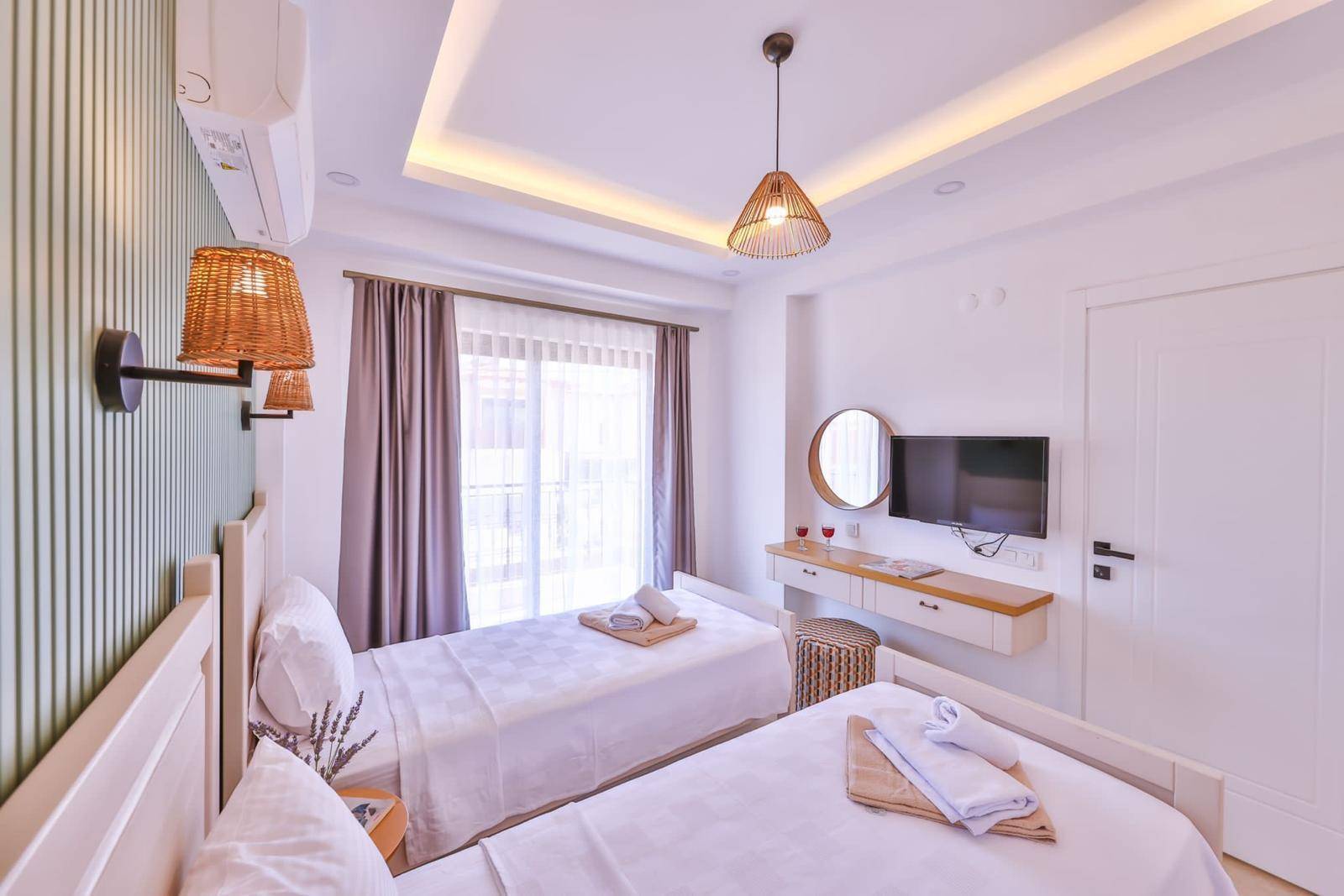 Kaş Çukurbağ'da Bohem Tasarımlı, Özel Havuzlu, Konforlu Villa 