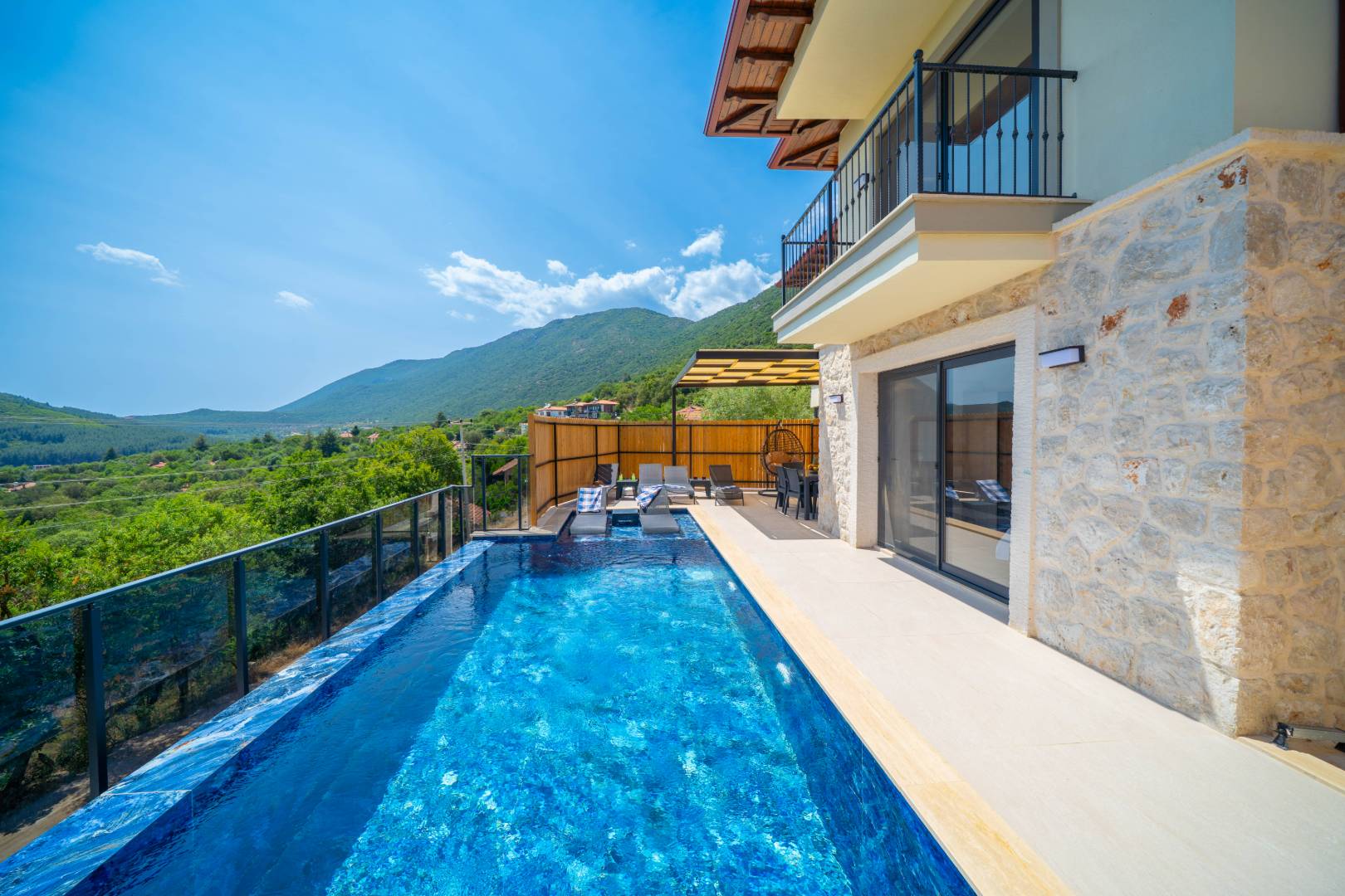 Kaş Çukurbağ'da Huzurlu Doğada, Özel Havuzlu, Jakuzili Villa