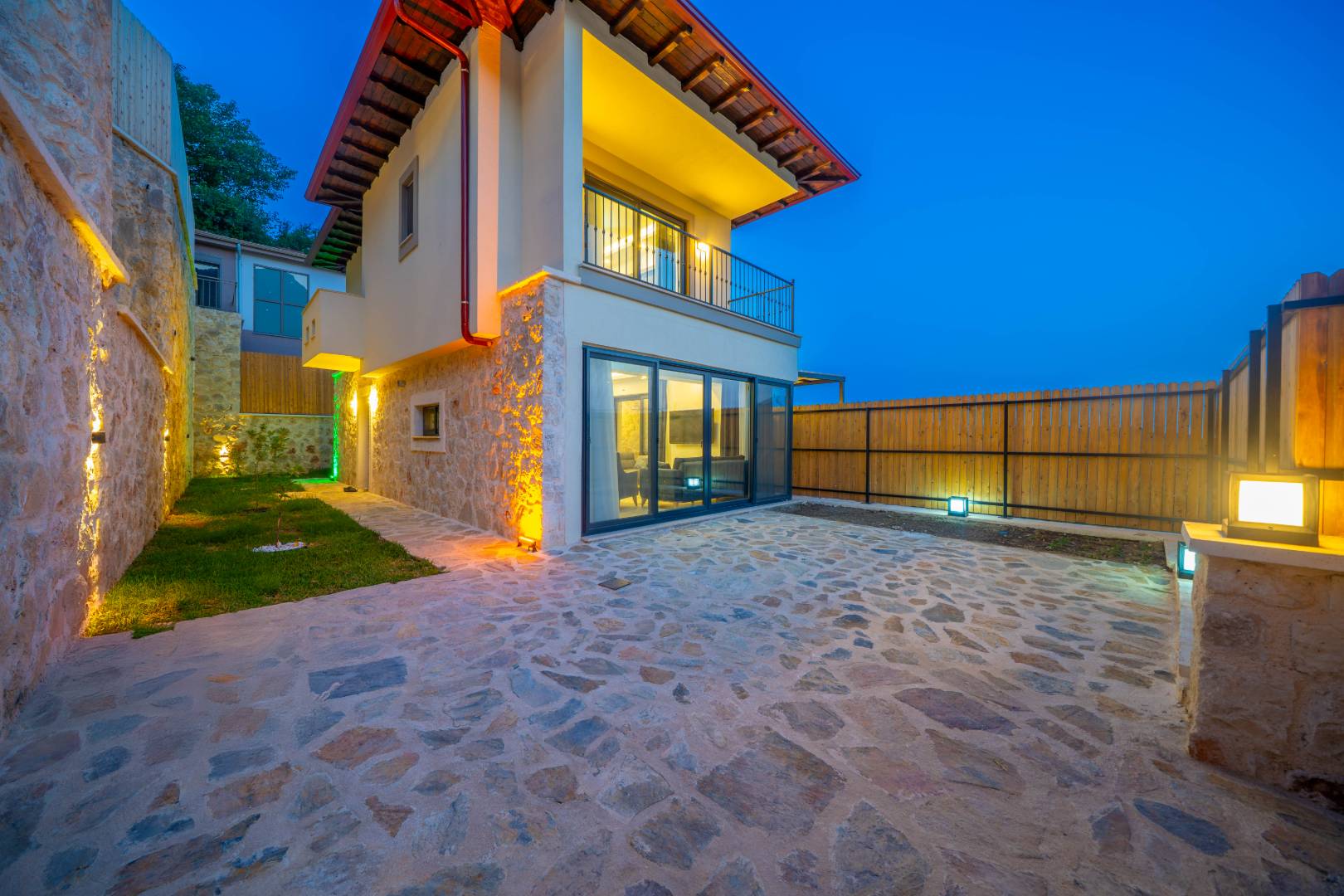 Kaş Çukurbağ'da Huzurlu Doğada, Özel Havuzlu, Jakuzili Villa