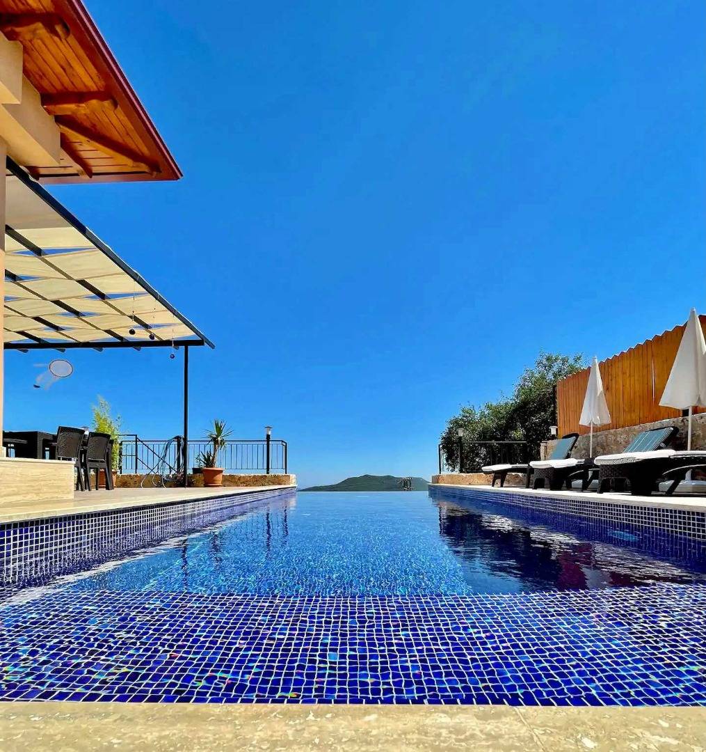 Kaş Çukurbağ'da Kalabalık Ailelere Uygun, Özel Havuzlu, Jakuzili Villa