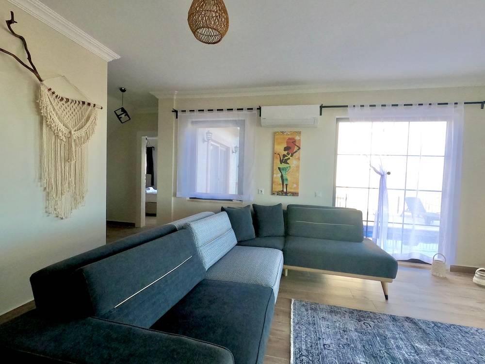 Kaş Çukurbağ'da Muhteşem Dağ Manzaralı, Özel Havuzlu, Kiralık Villa