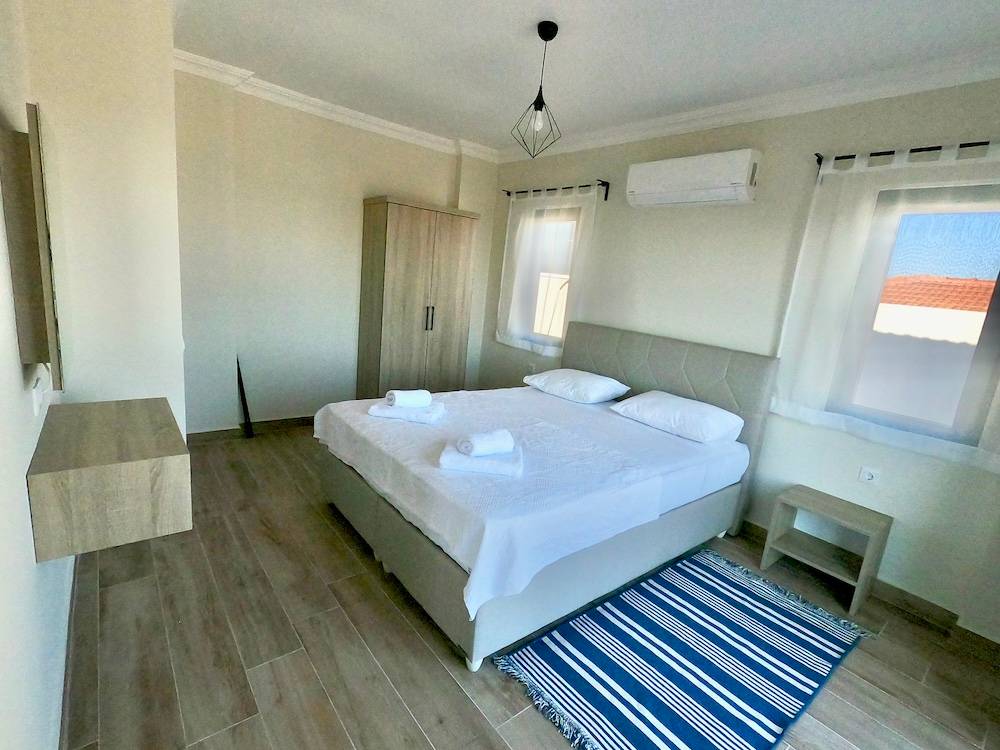 Kaş Çukurbağ'da Muhteşem Dağ Manzaralı, Özel Havuzlu, Kiralık Villa