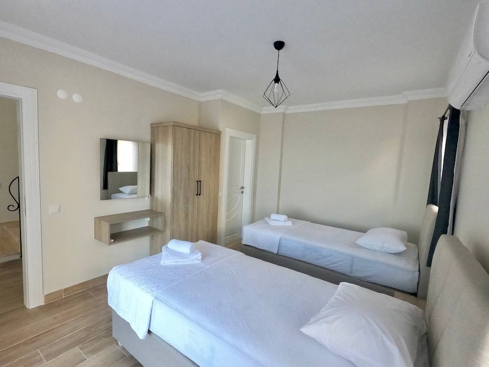 Kaş Çukurbağ'da Muhteşem Dağ Manzaralı, Özel Havuzlu, Kiralık Villa