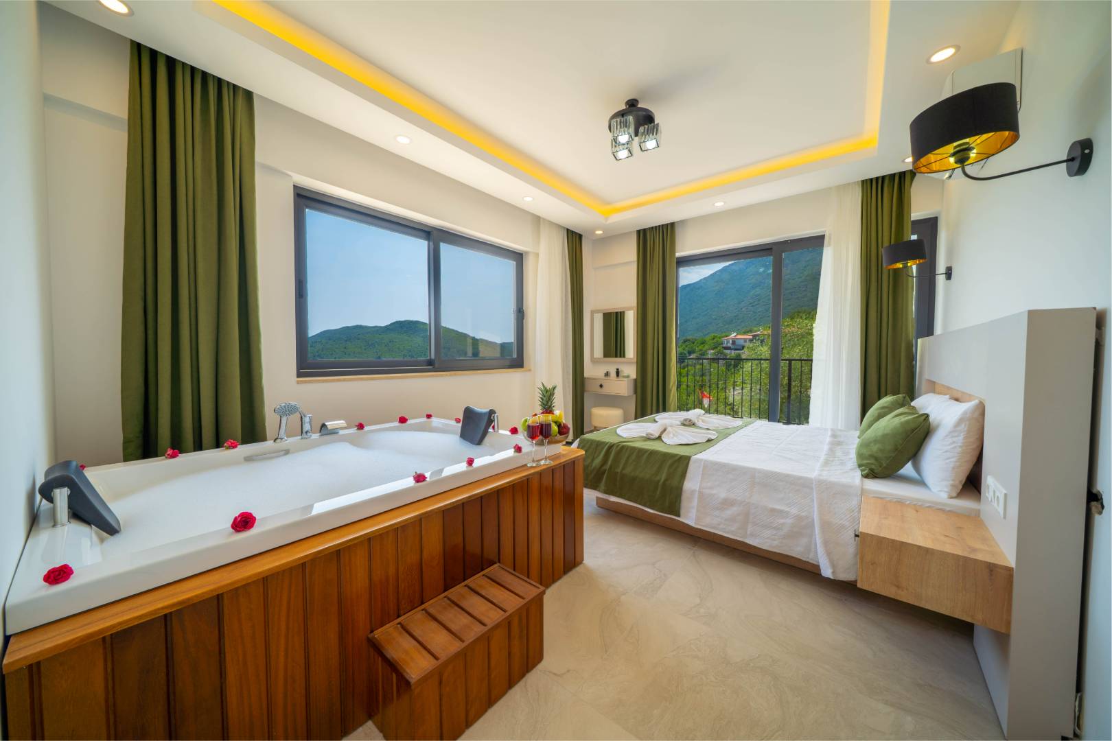 Kaş Çukurbağ'da Ormanın İçerisinde, Özel Havuzlu, 6 Kişilik Villa