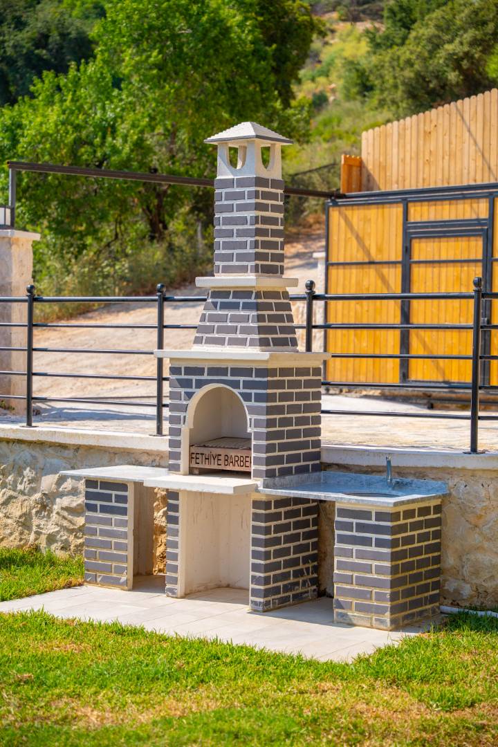 Kaş Çukurbağ'da Ormanın İçerisinde, Özel Havuzlu, 6 Kişilik Villa