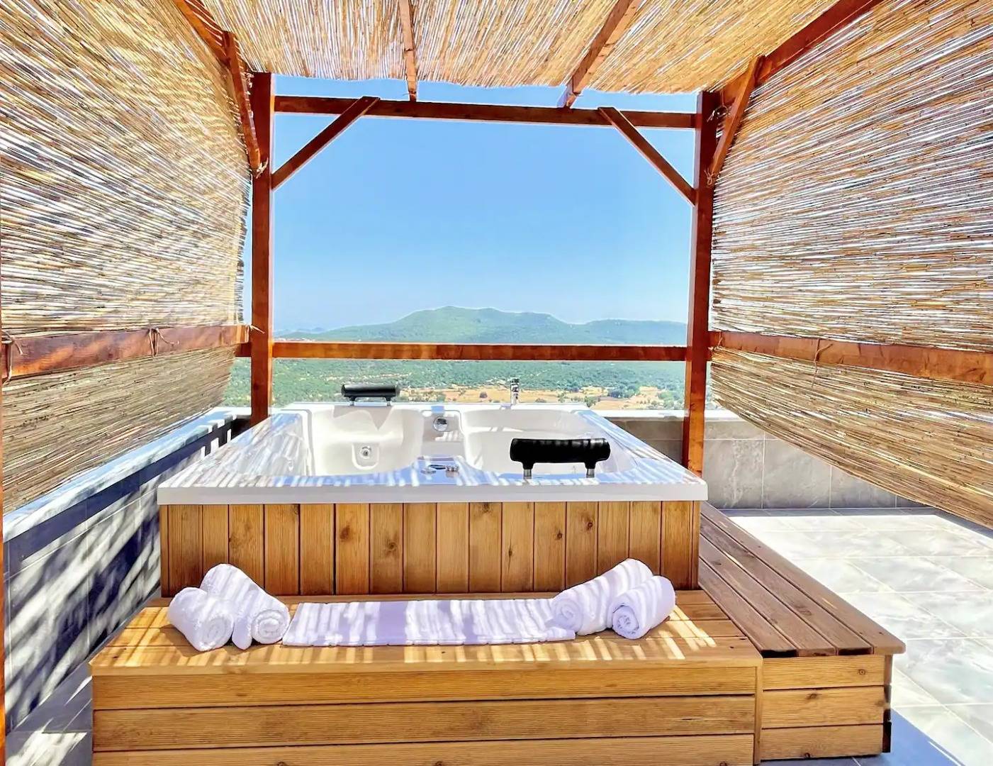 Kaş Çukurbağ'da Sakin Konumda, Özel Havuzlu, Kiralık Villa