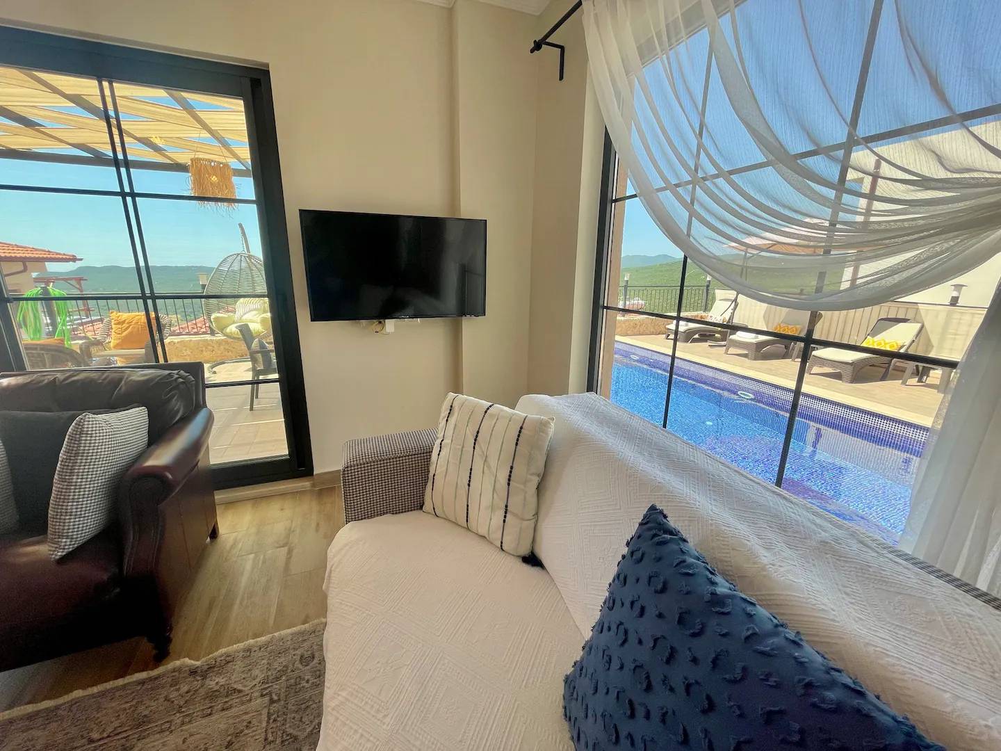 Kaş Çukurbağ'da Sakin Konumda, Özel Havuzlu, Kiralık Villa