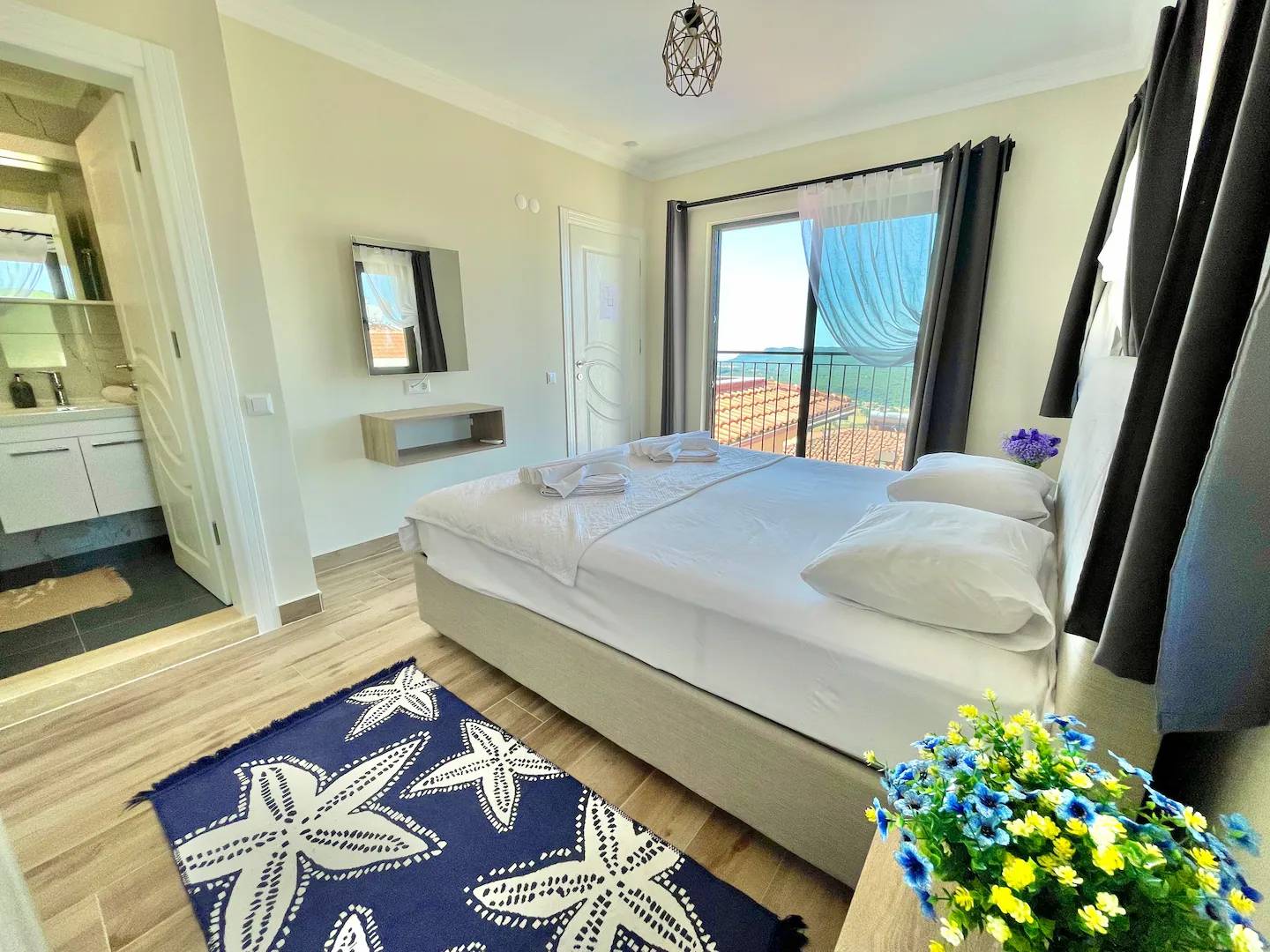 Kaş Çukurbağ'da Sakin Konumda, Özel Havuzlu, Kiralık Villa