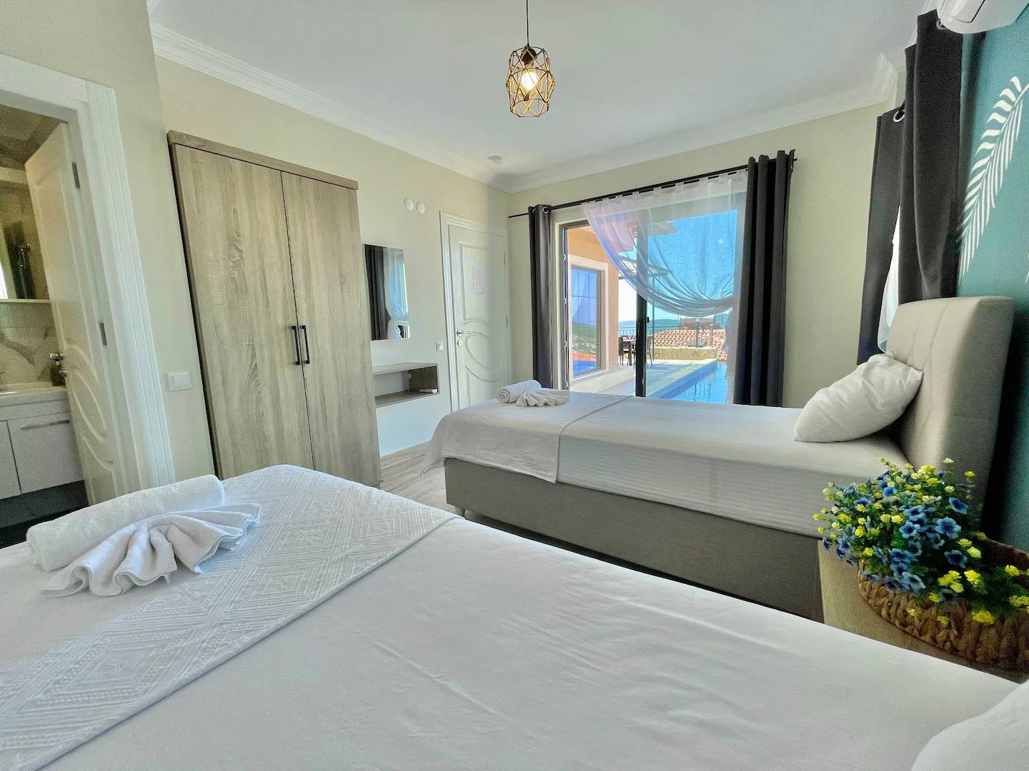 Kaş Çukurbağ'da Sakin Konumda, Özel Havuzlu, Kiralık Villa