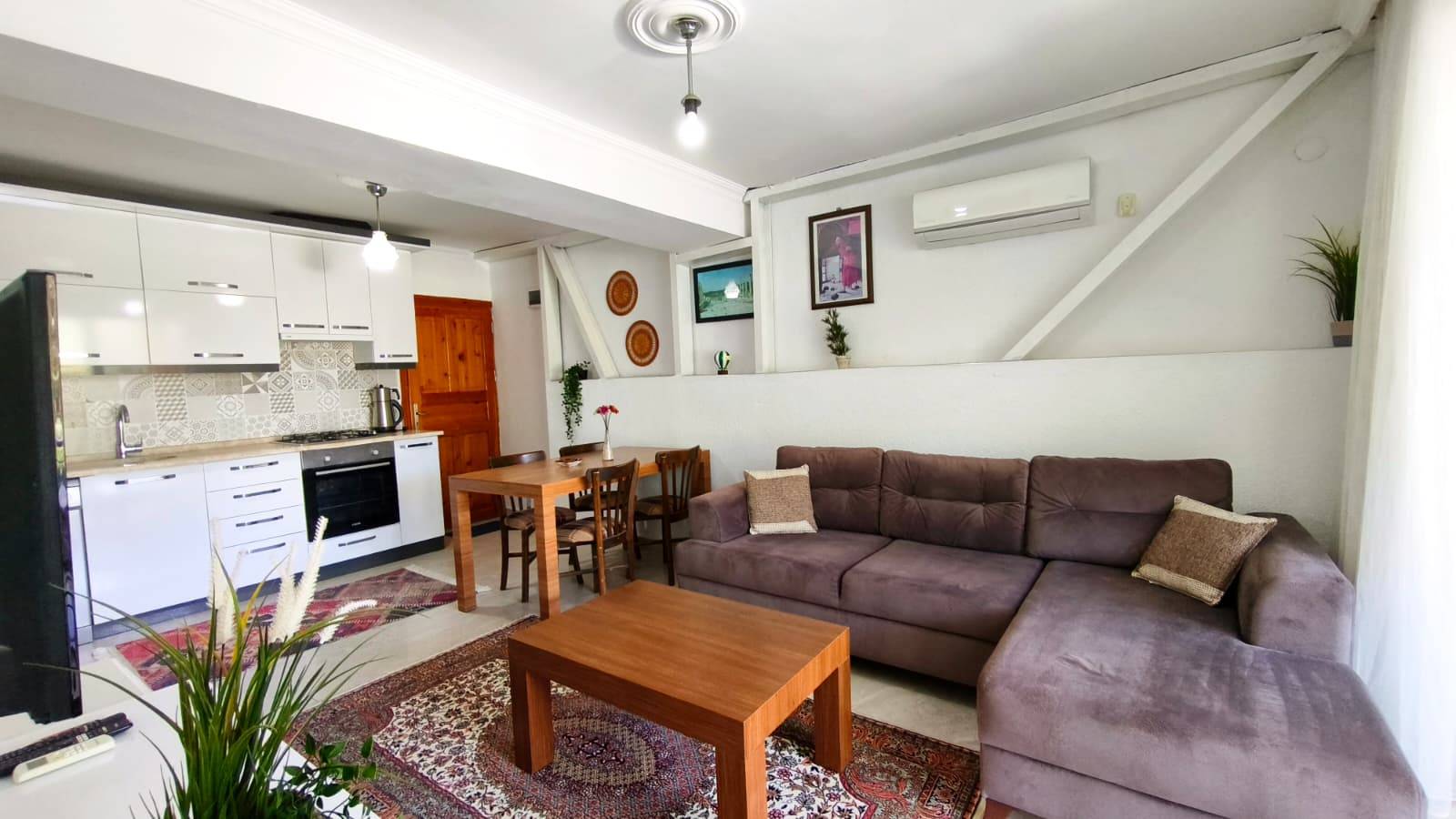 Kaş Gelemiş'te Doğa İçerisinde, Özel Havuzlu, Konforlu Ev