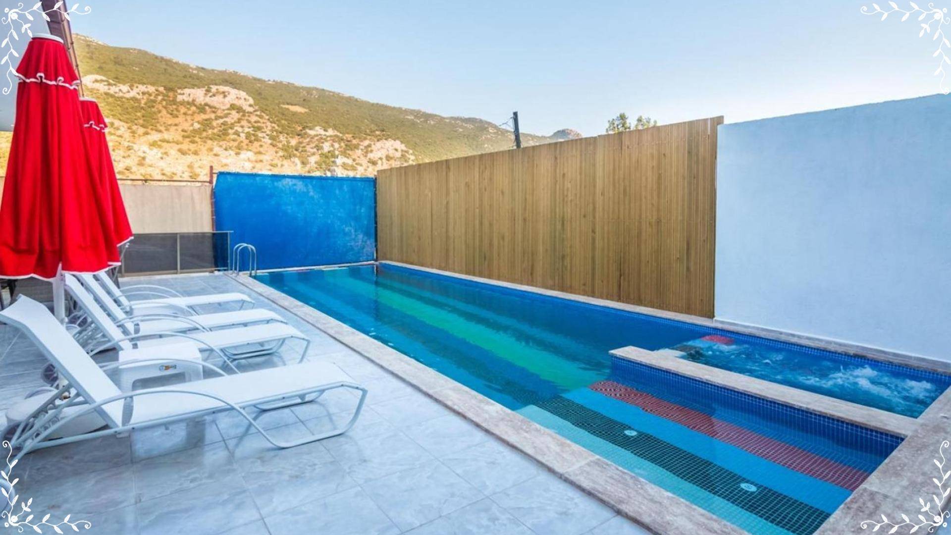 Kaş İslamlar'da Doğa İçerisinde, Özel Havuzlu, Kiralık Villa