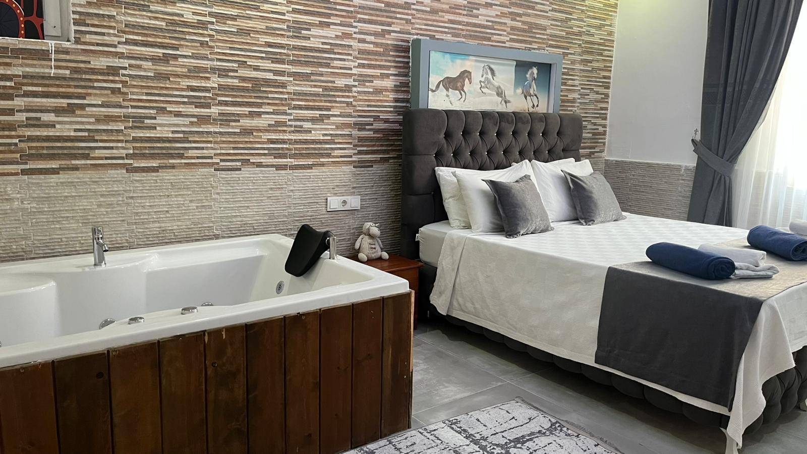 Kaş İslamlar'da Doğa İle İç İçe, Özel Havuzlu, 2 Kişilik Villa