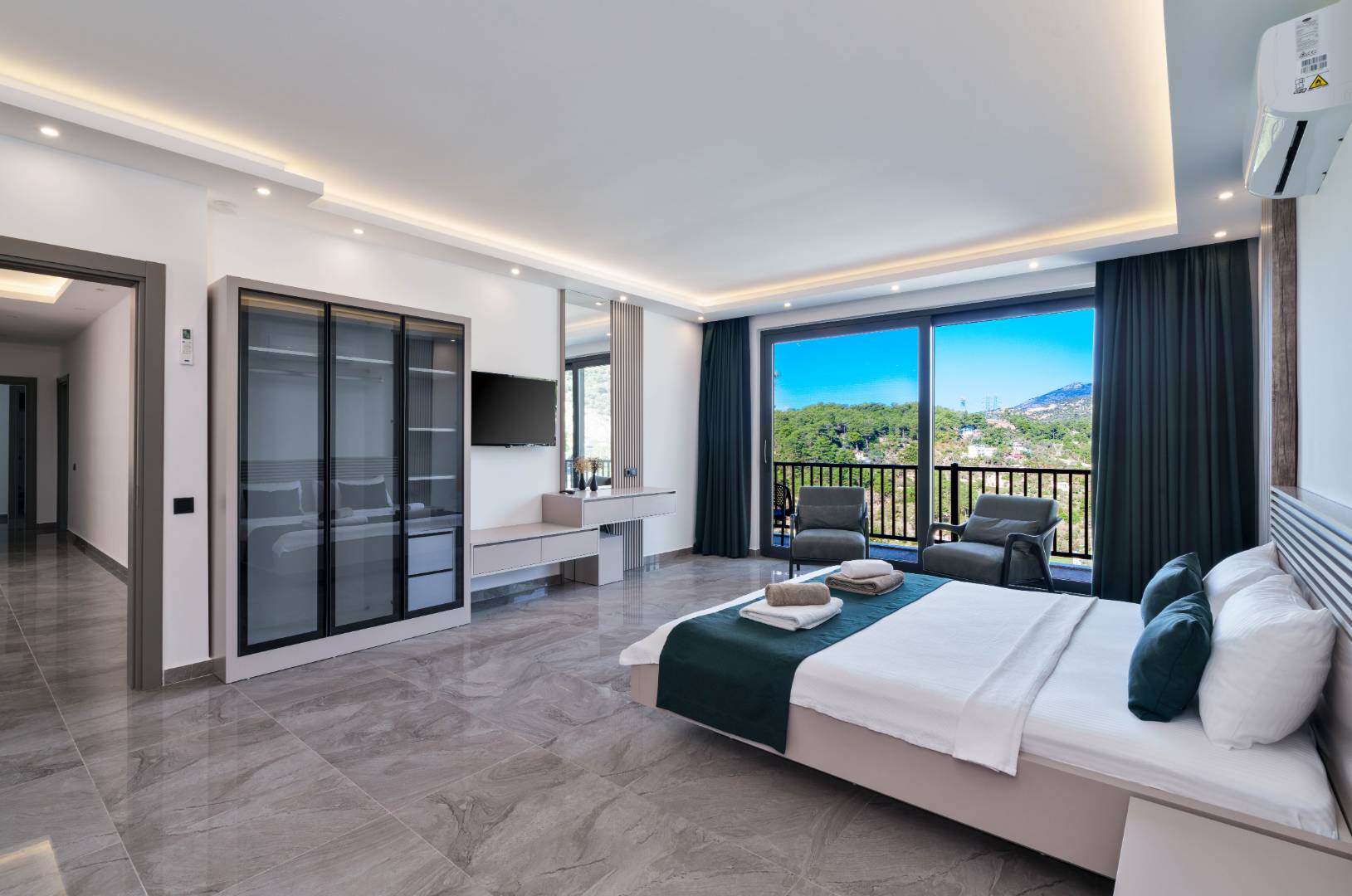Kaş İslamlar'da Doğa İle İç İçe, Özel Havuzlu, Kiralık Villa