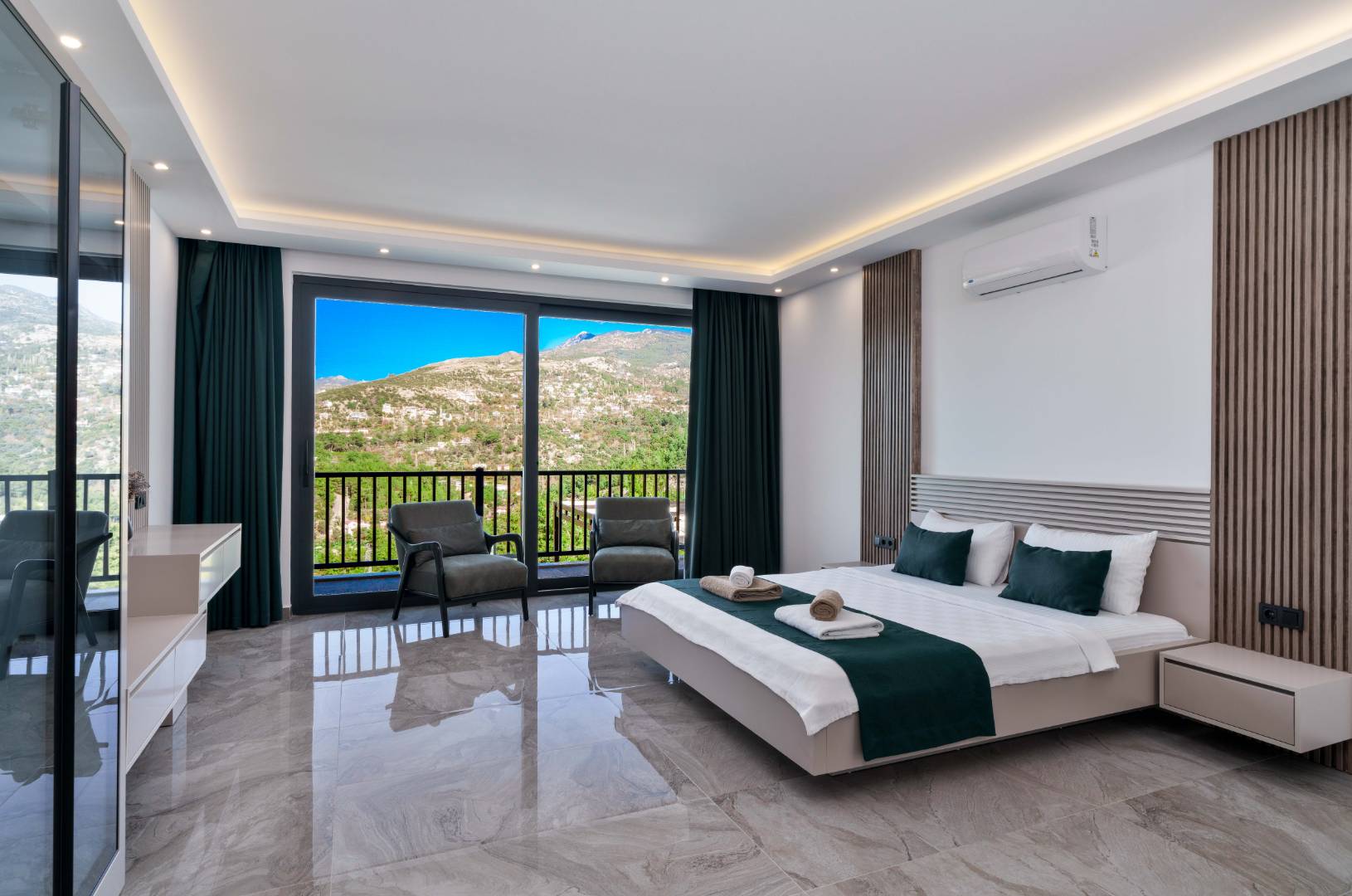Kaş İslamlar'da Doğa İle İç İçe, Özel Havuzlu, Kiralık Villa