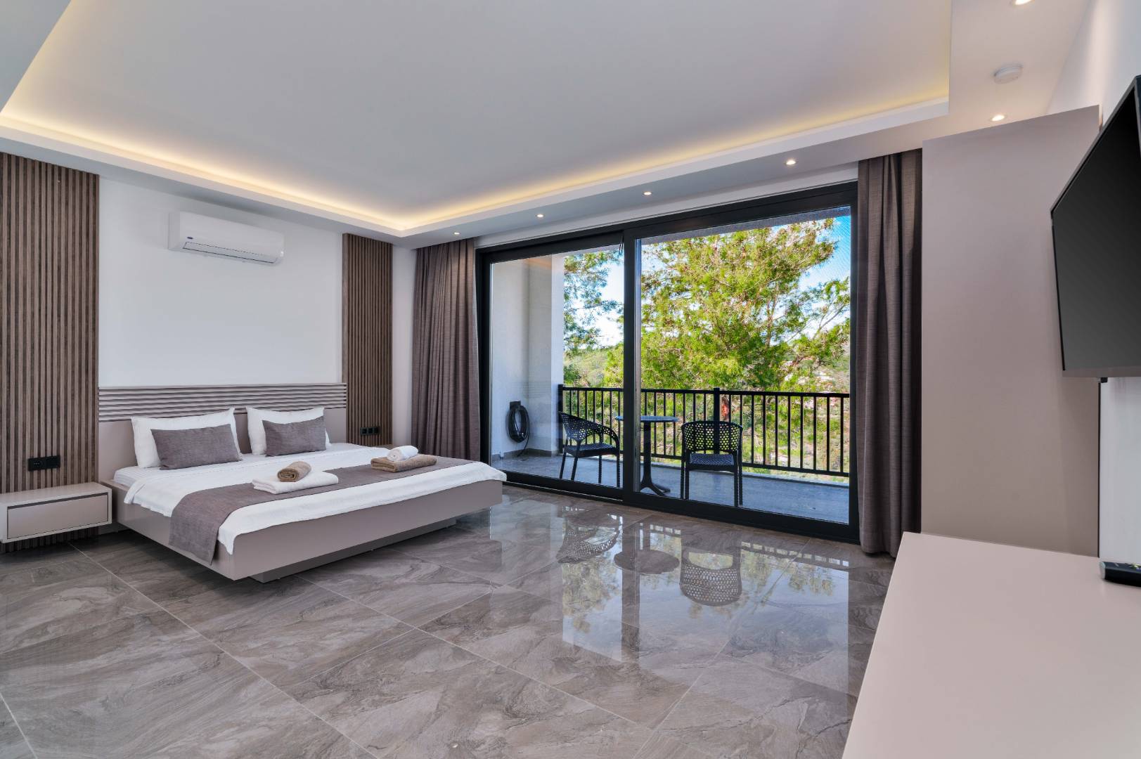 Kaş İslamlar'da Doğa İle İç İçe, Özel Havuzlu, Kiralık Villa