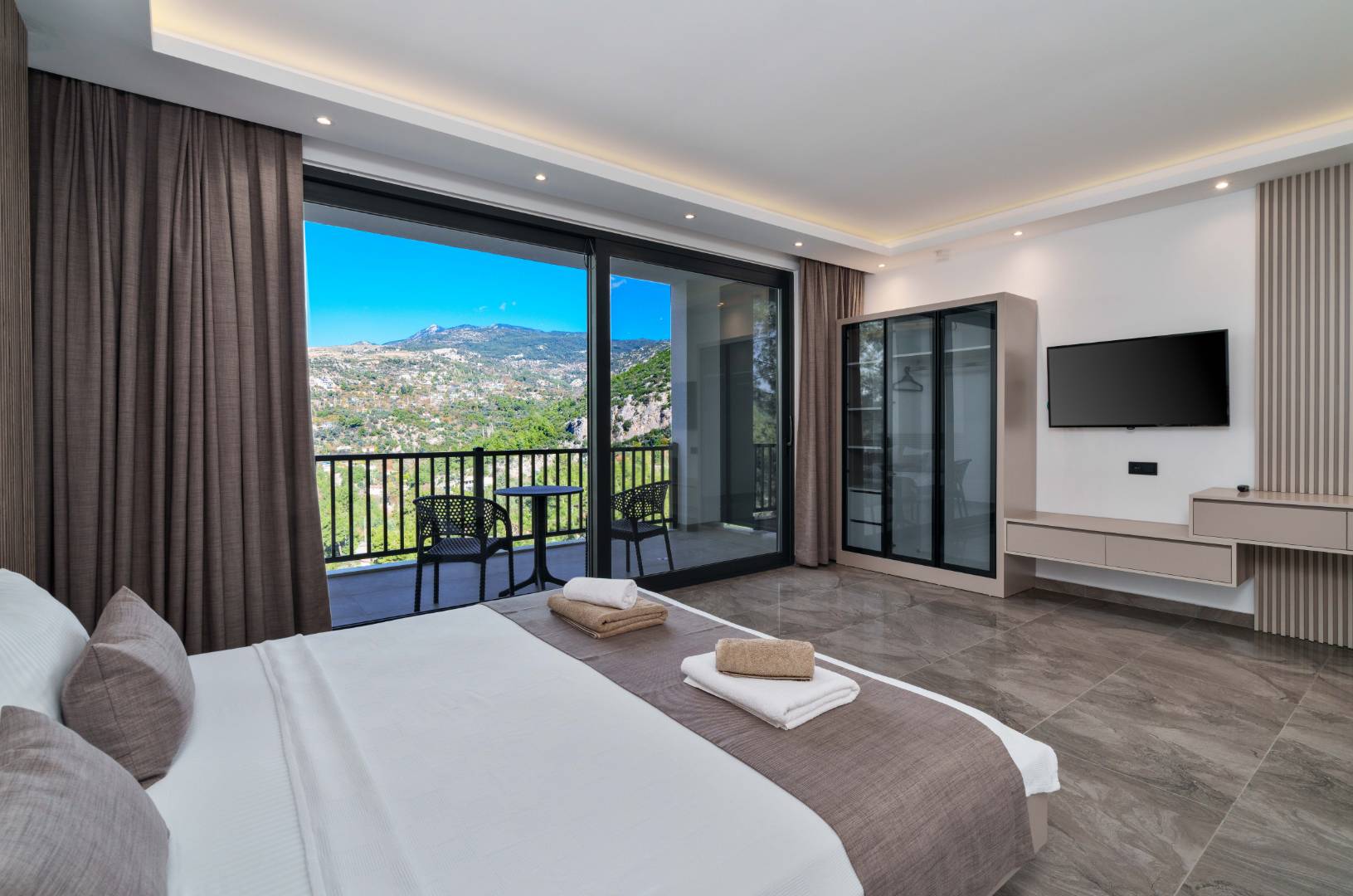 Kaş İslamlar'da Doğa İle İç İçe, Özel Havuzlu, Kiralık Villa