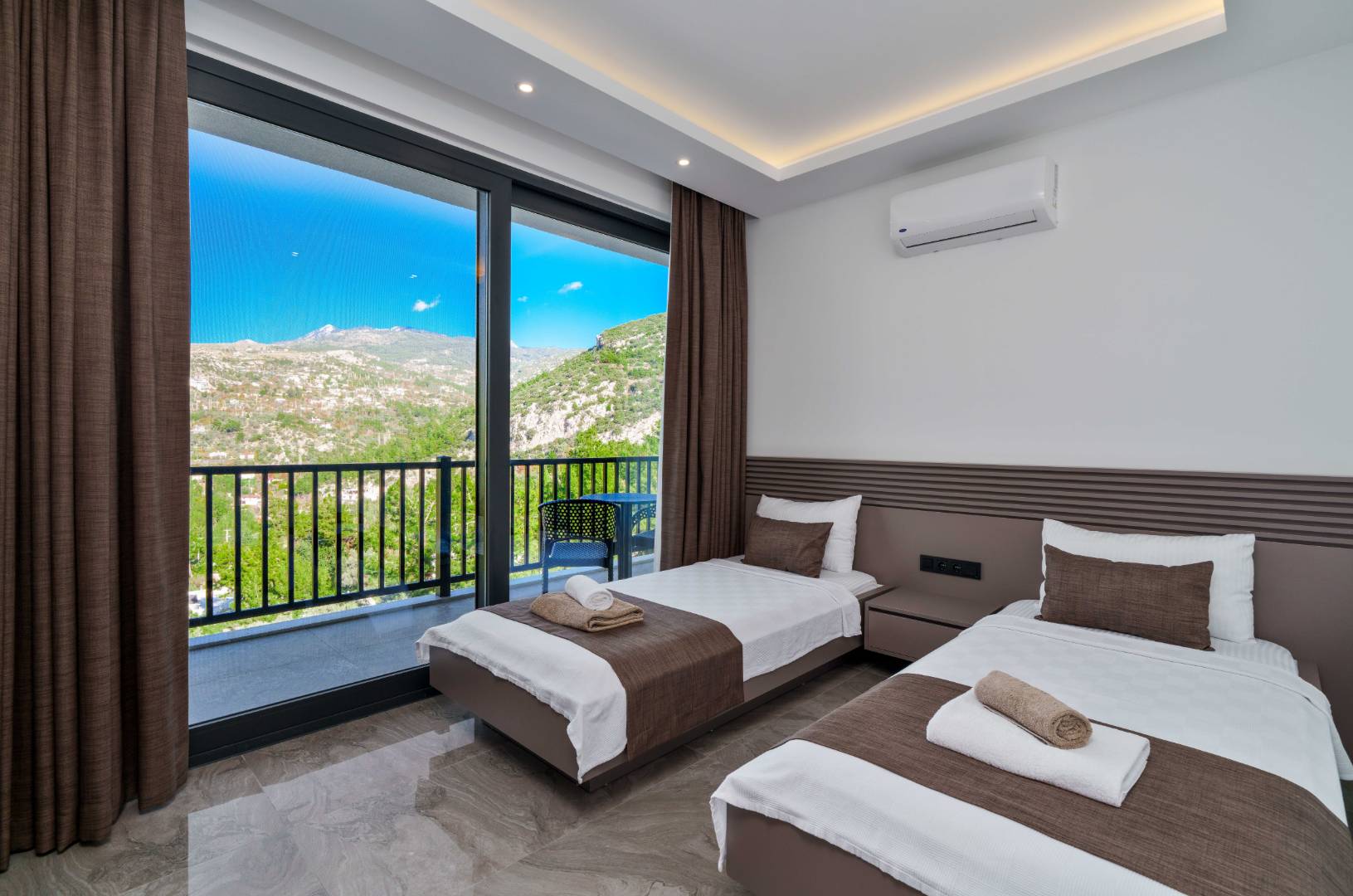 Kaş İslamlar'da Doğa İle İç İçe, Özel Havuzlu, Kiralık Villa