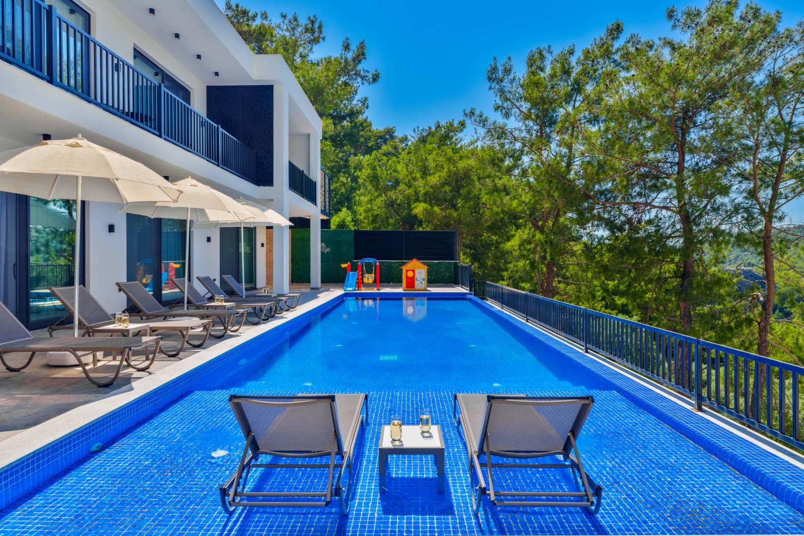Kaş İslamlar'da Doğa İle İç İçe, Özel Havuzlu, Kiralık Villa
