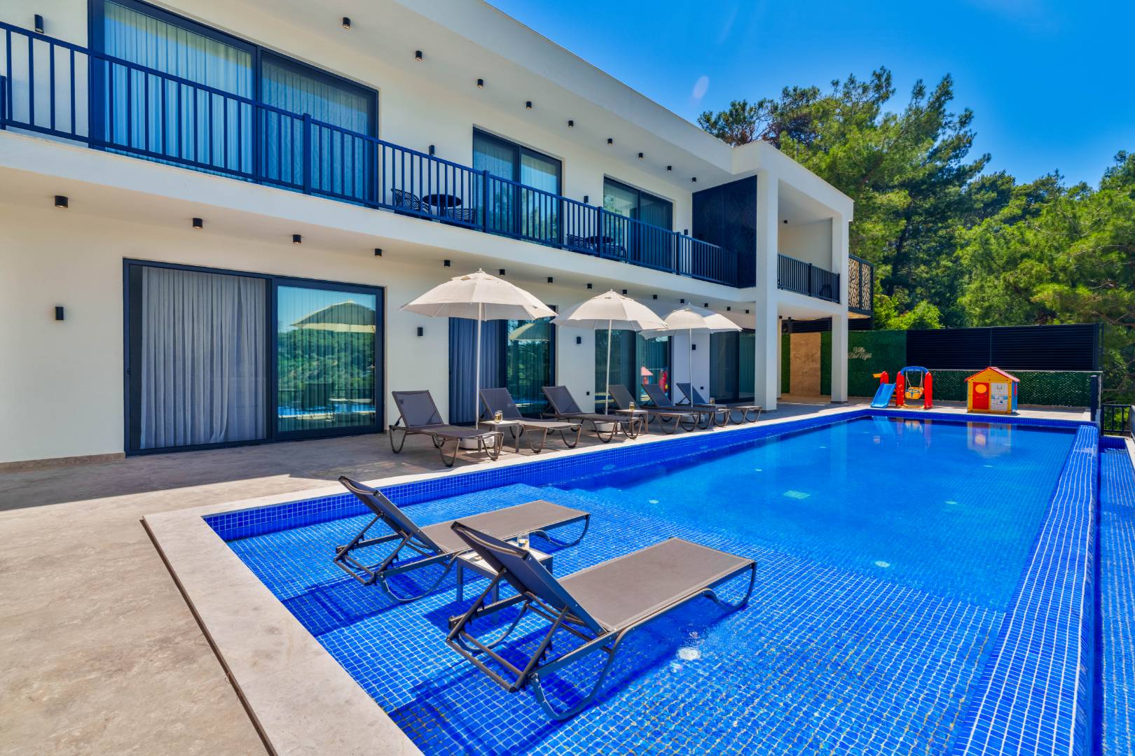 Kaş İslamlar'da Doğa İle İç İçe, Özel Havuzlu, Kiralık Villa