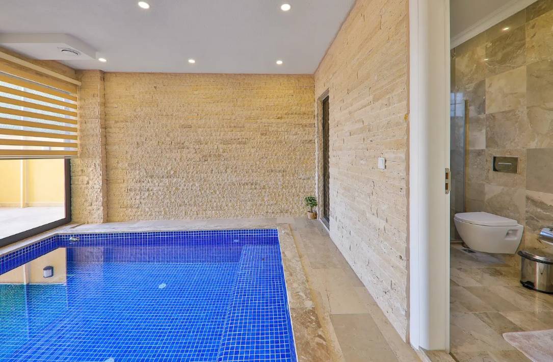 Kaş İslamlar'da Doğa Manzaralı, Isıtmalı Havuzlu, Lüks Villa