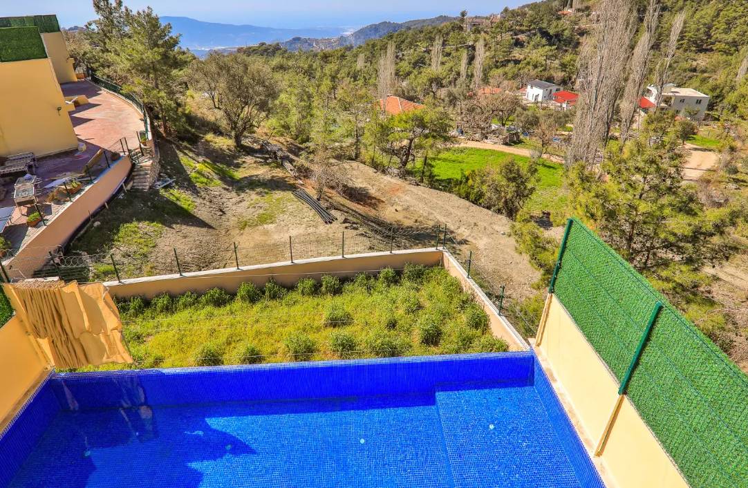 Kaş İslamlar'da Doğa Manzaralı, Isıtmalı Havuzlu, Lüks Villa