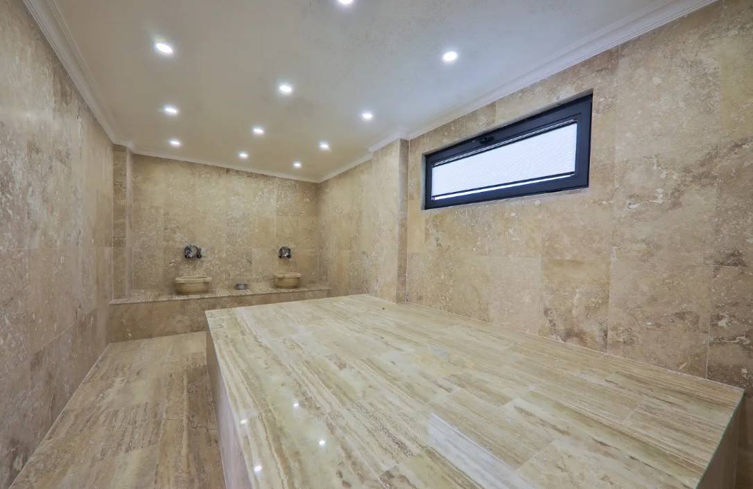 Kaş İslamlar'da Doğa Manzaralı, Isıtmalı Havuzlu, Lüks Villa